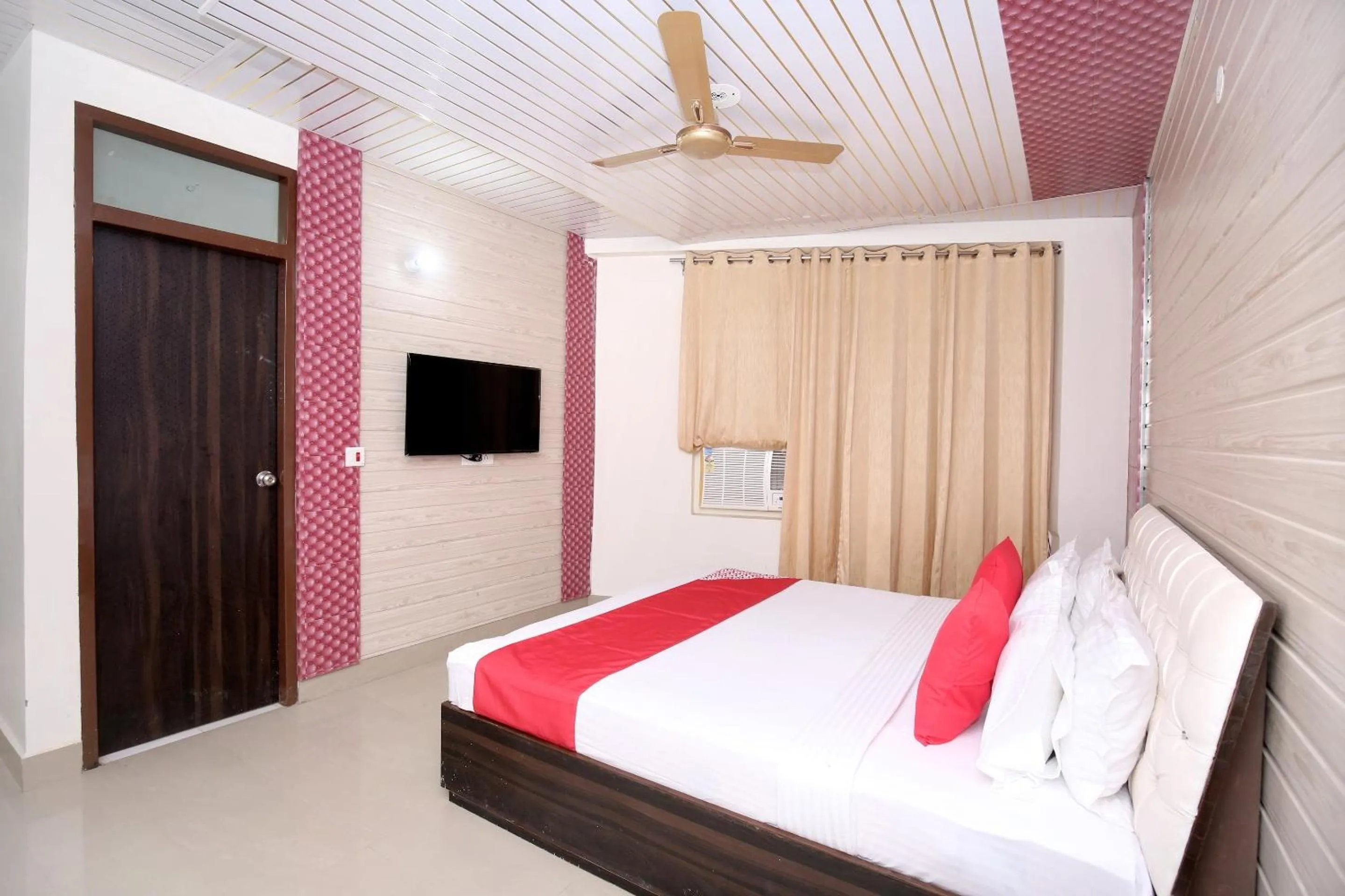 Bedroom, Bed in Collection O Gold Star