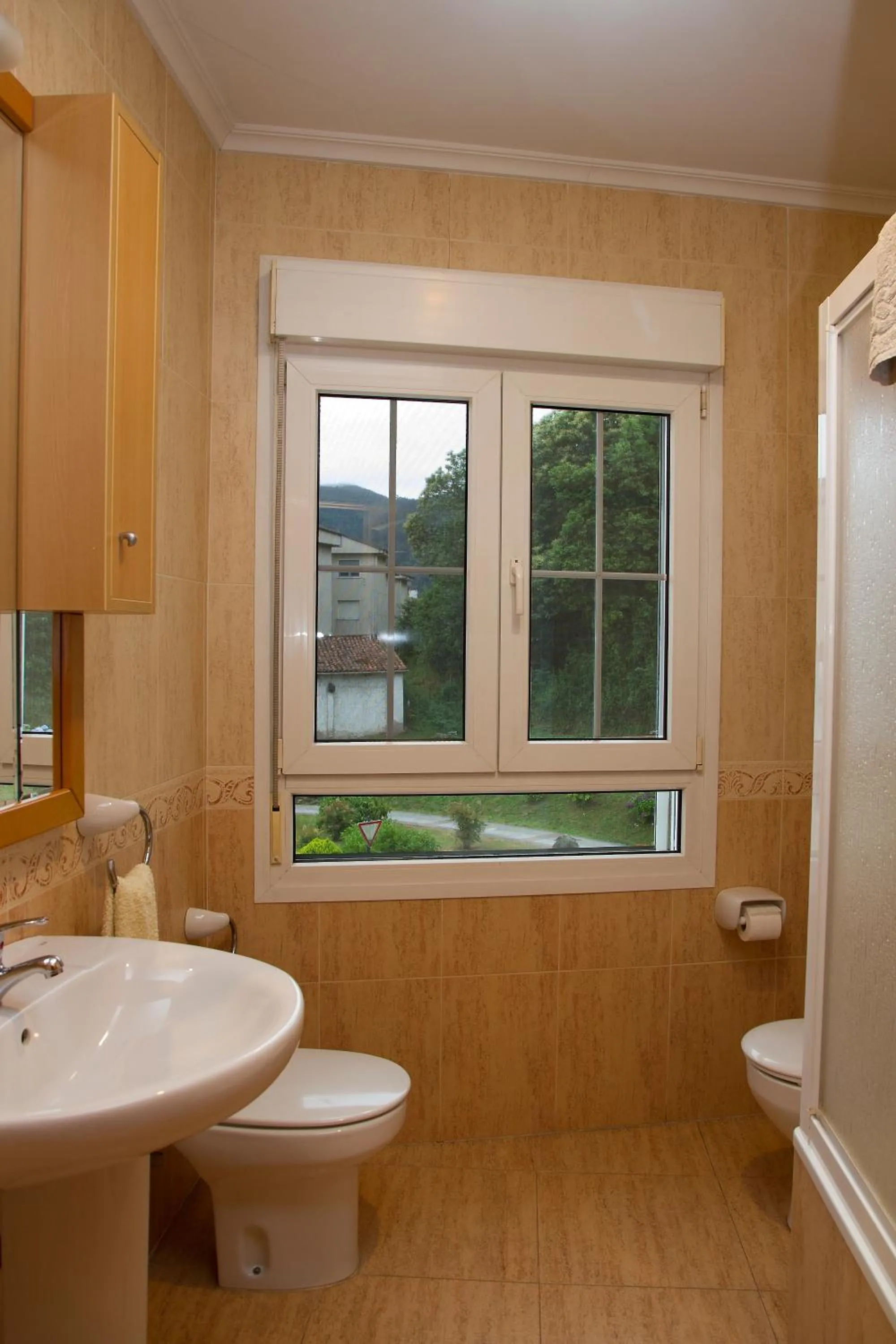 Toilet in Hotel Los 14