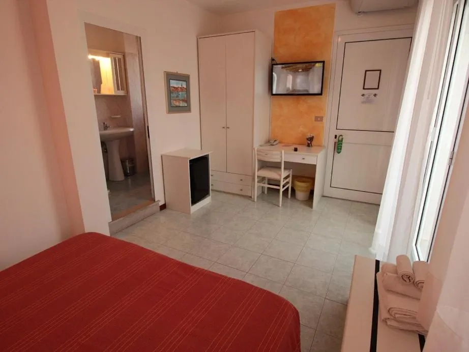 Photo of the whole room, Bed in Hotel Nuova Graziosa