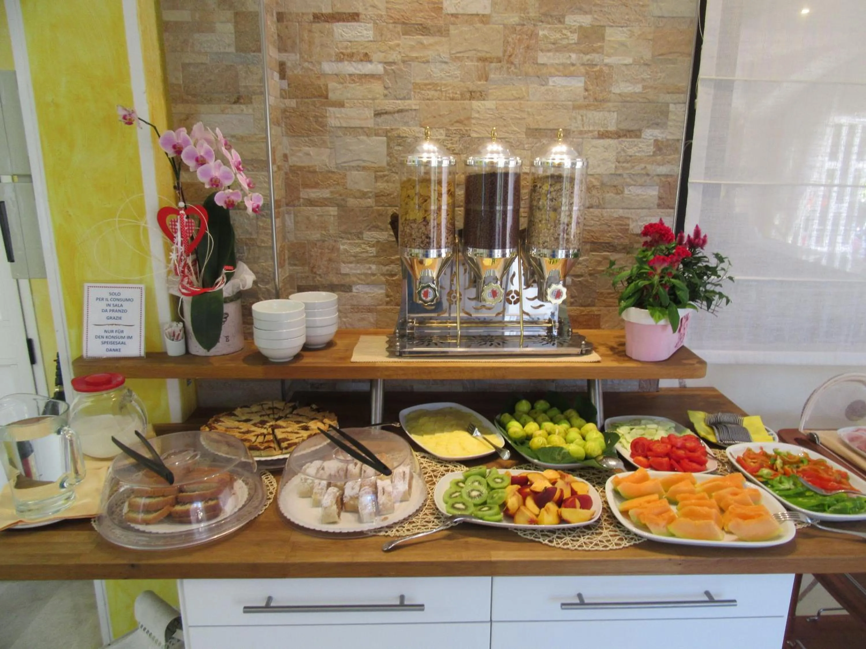 Food and drinks in Hotel Nuova Graziosa