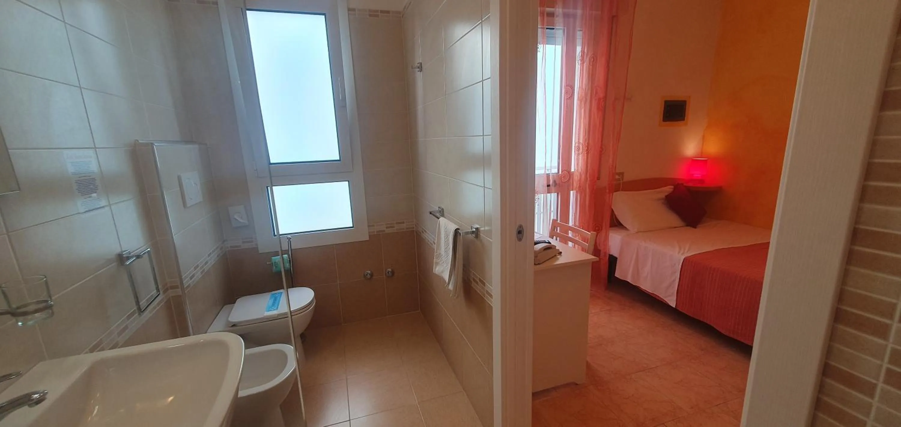 Bathroom, Bed in Hotel Nuova Graziosa