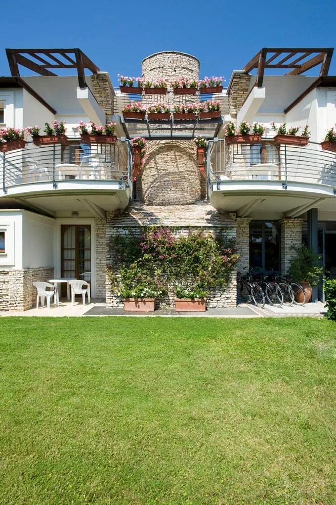 Swimming pool in Hotel Poseidon