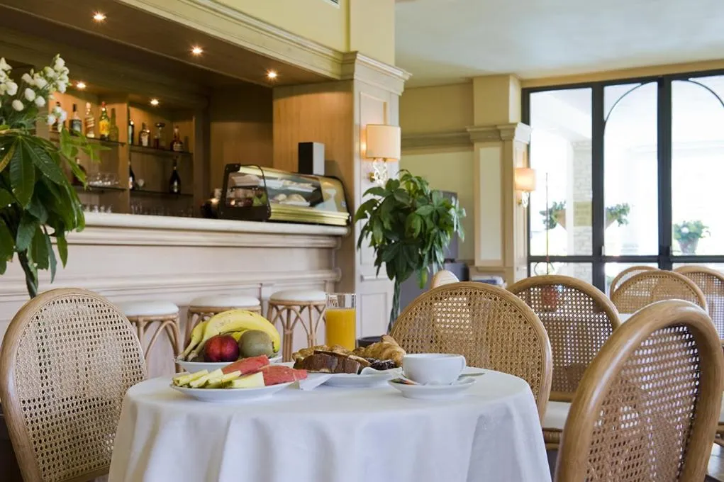 Breakfast in Hotel Poseidon