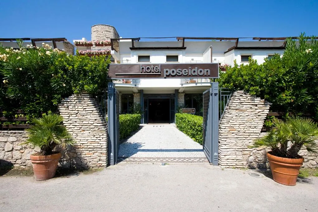 Swimming pool in Hotel Poseidon
