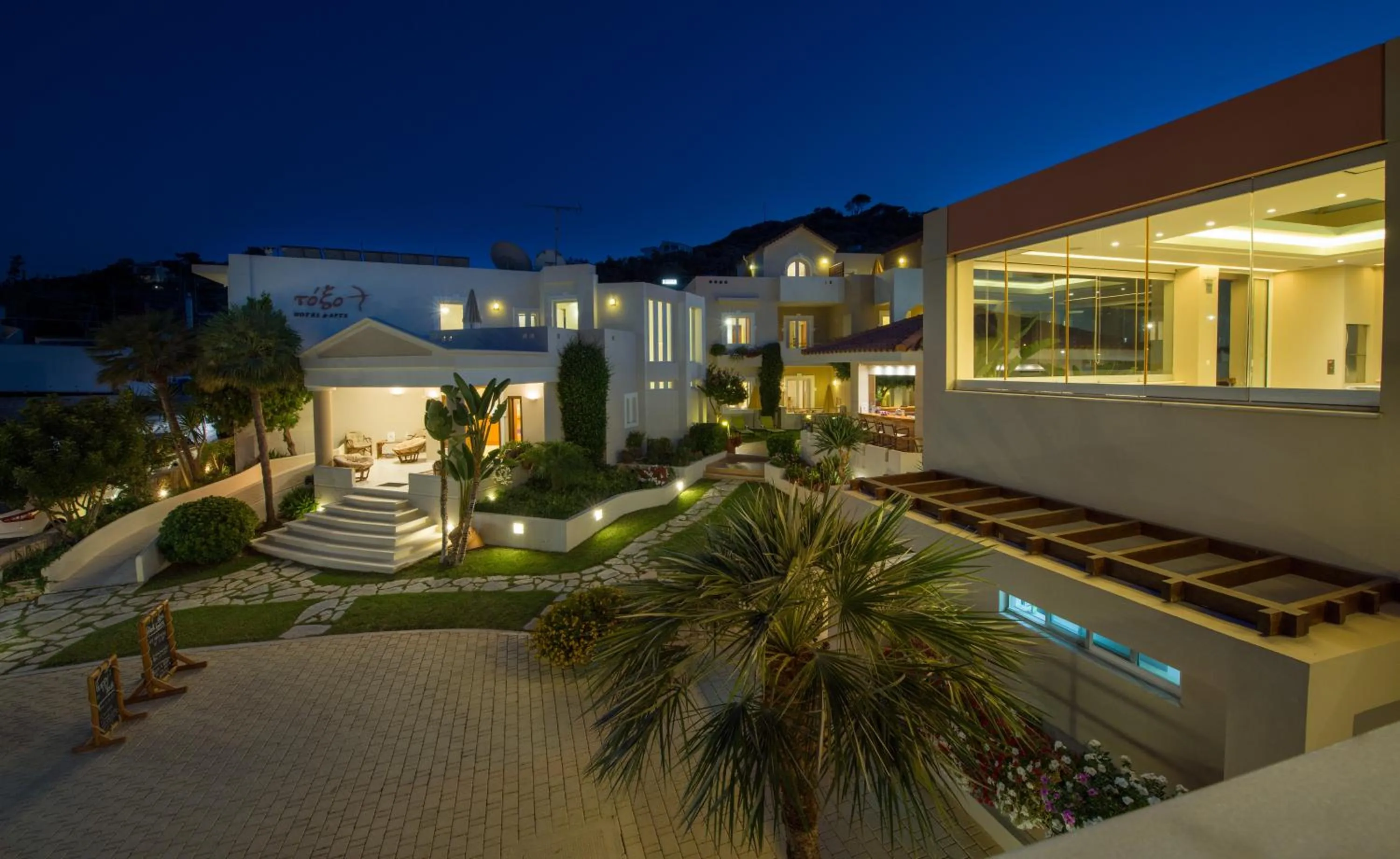 Property building in Toxo Hotel