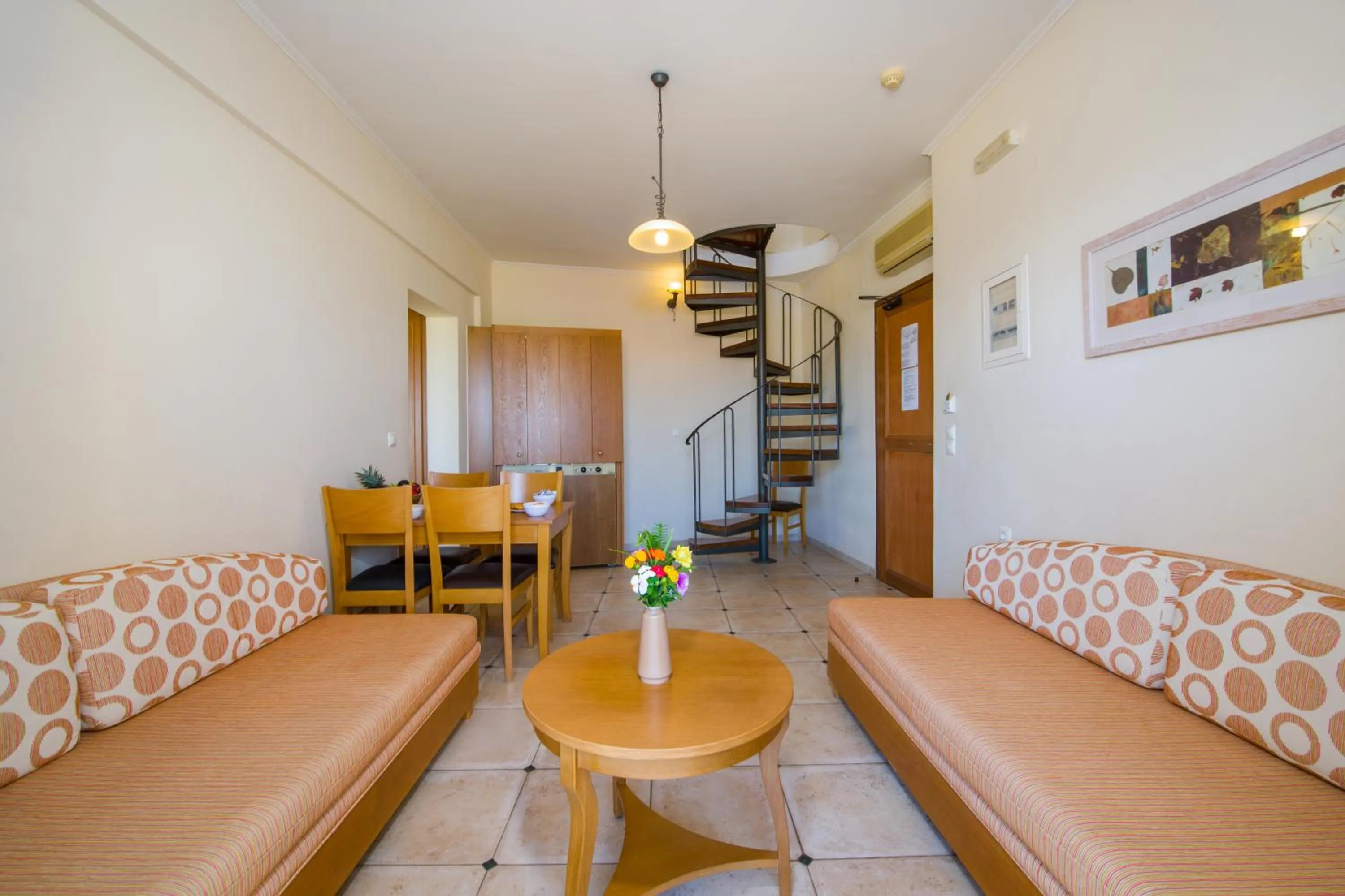 Living room in Toxo Hotel