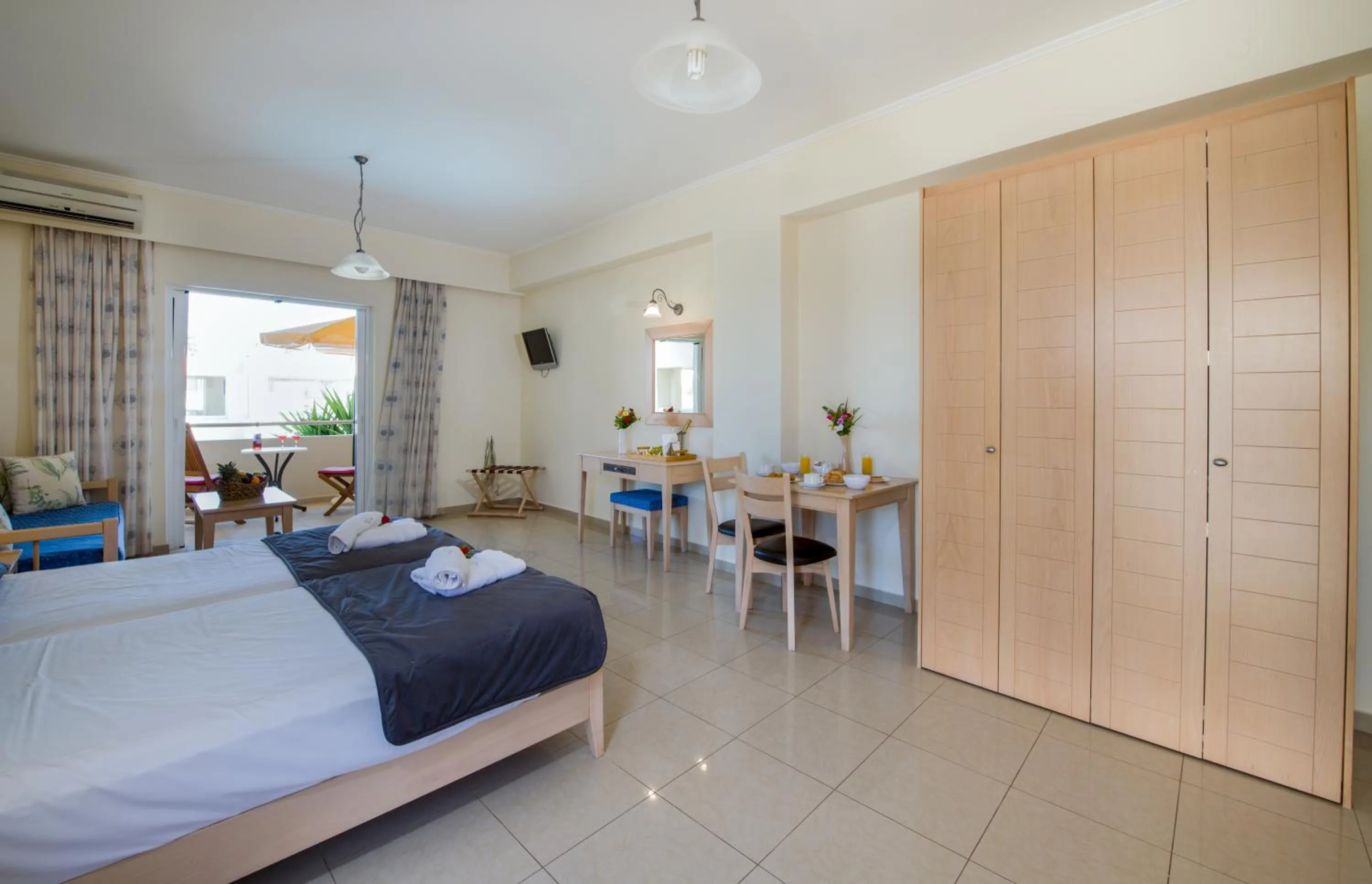 Photo of the whole room, Bed in Toxo Hotel