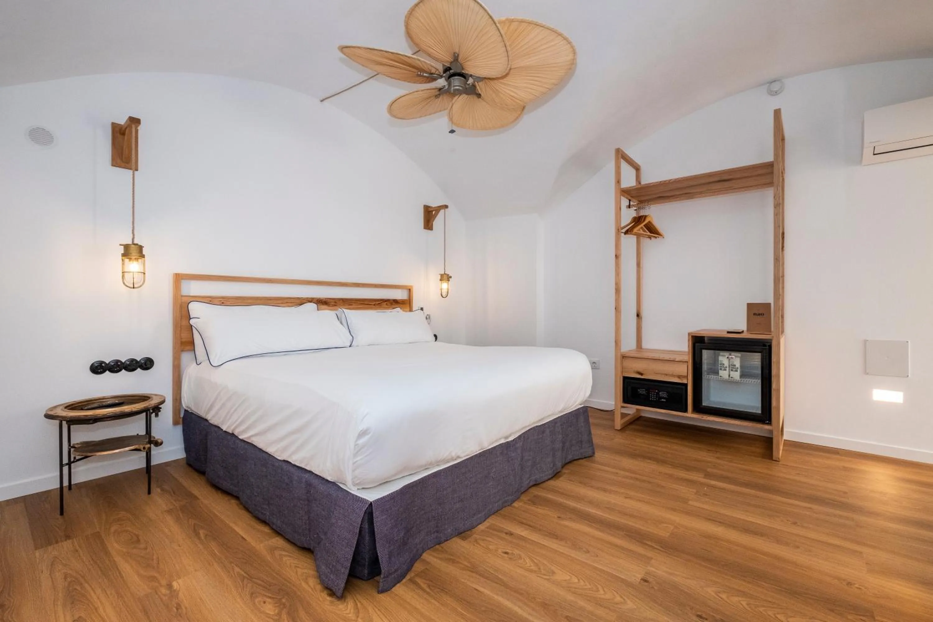 Photo of the whole room, Bed in Nao Catedral Boutique Hotel