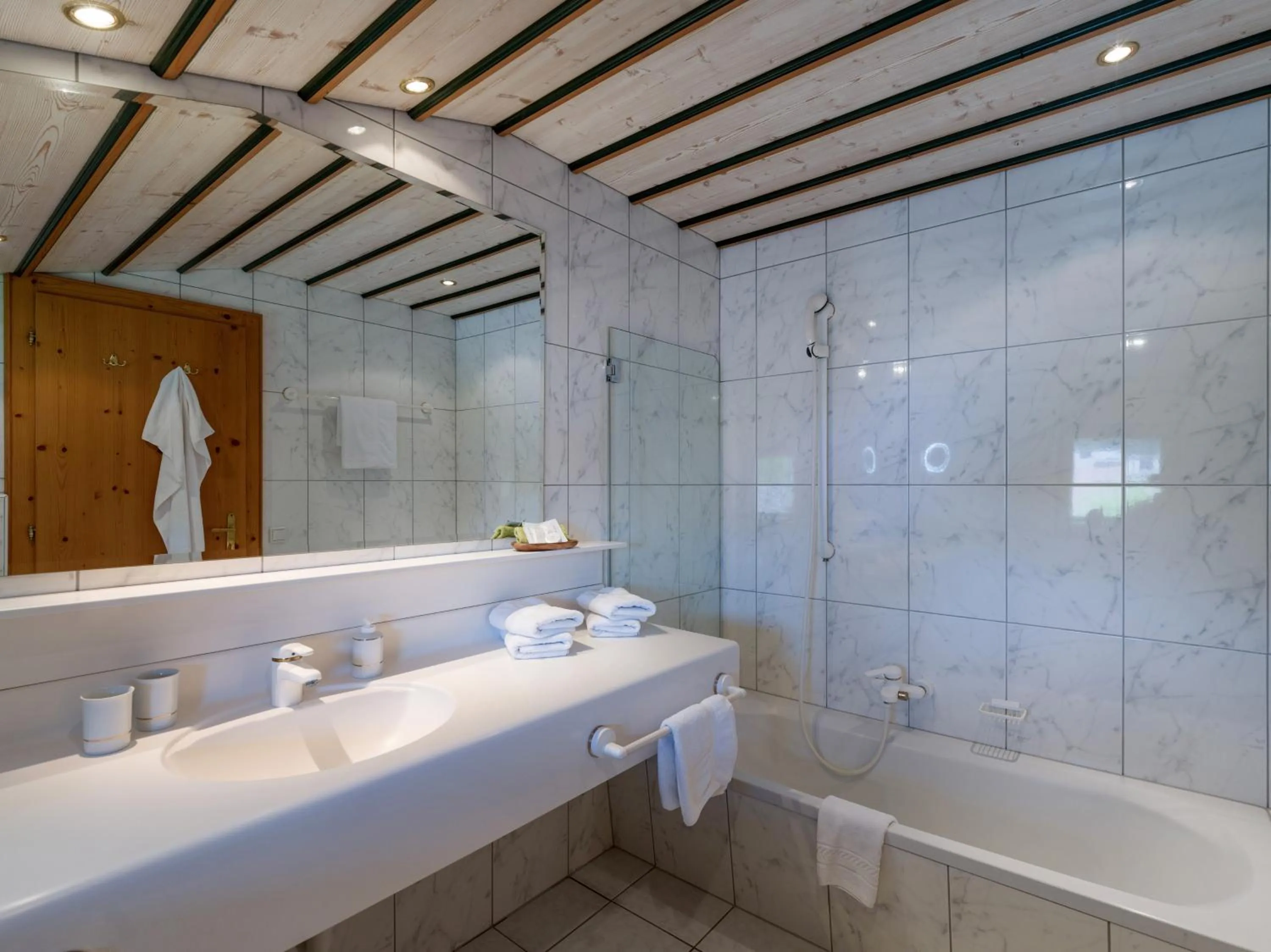 Bathroom in Alpen Glück Hotel Villa Lisa garni