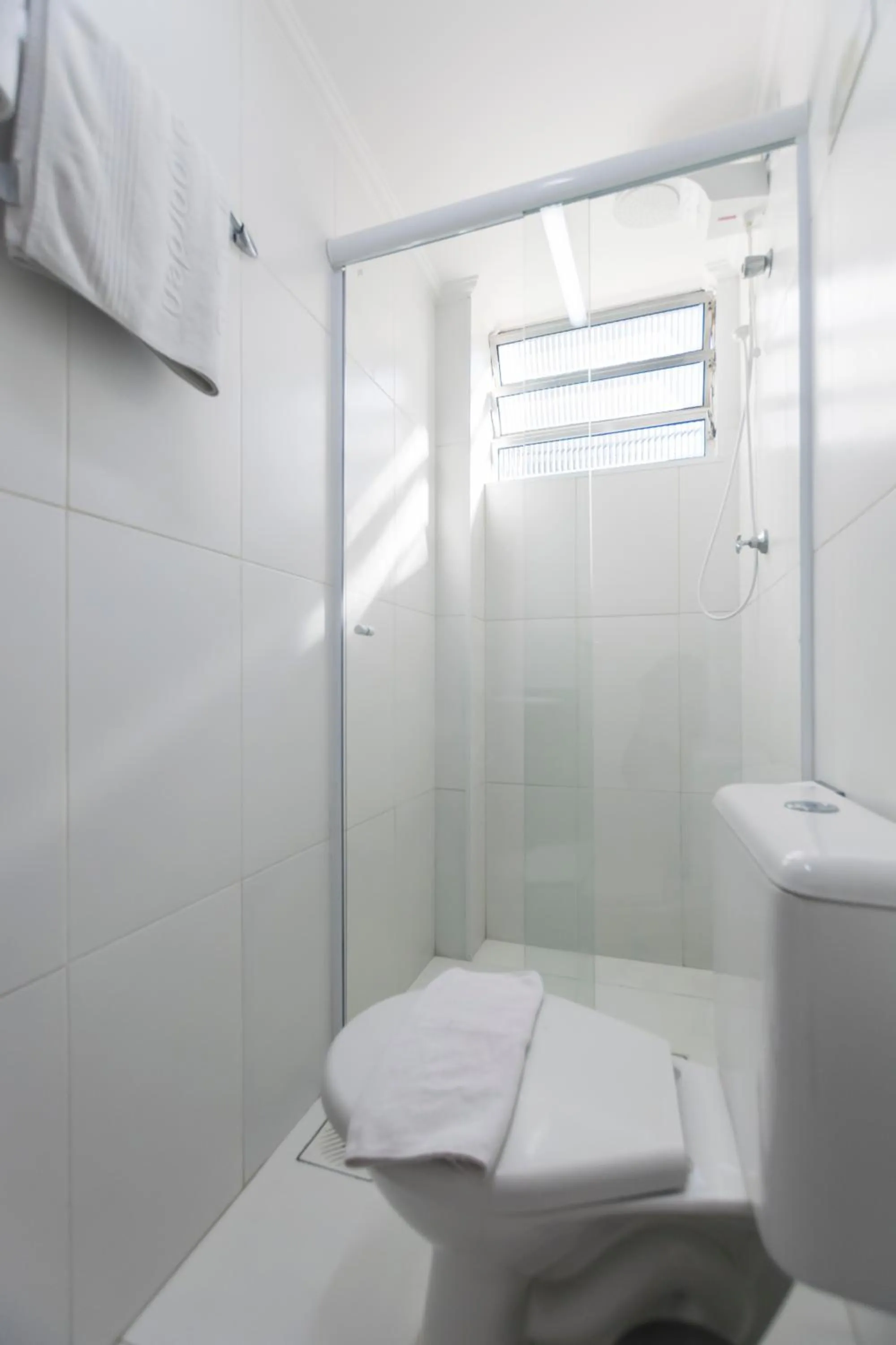 Toilet, Bed in Paulista Garden Hotel