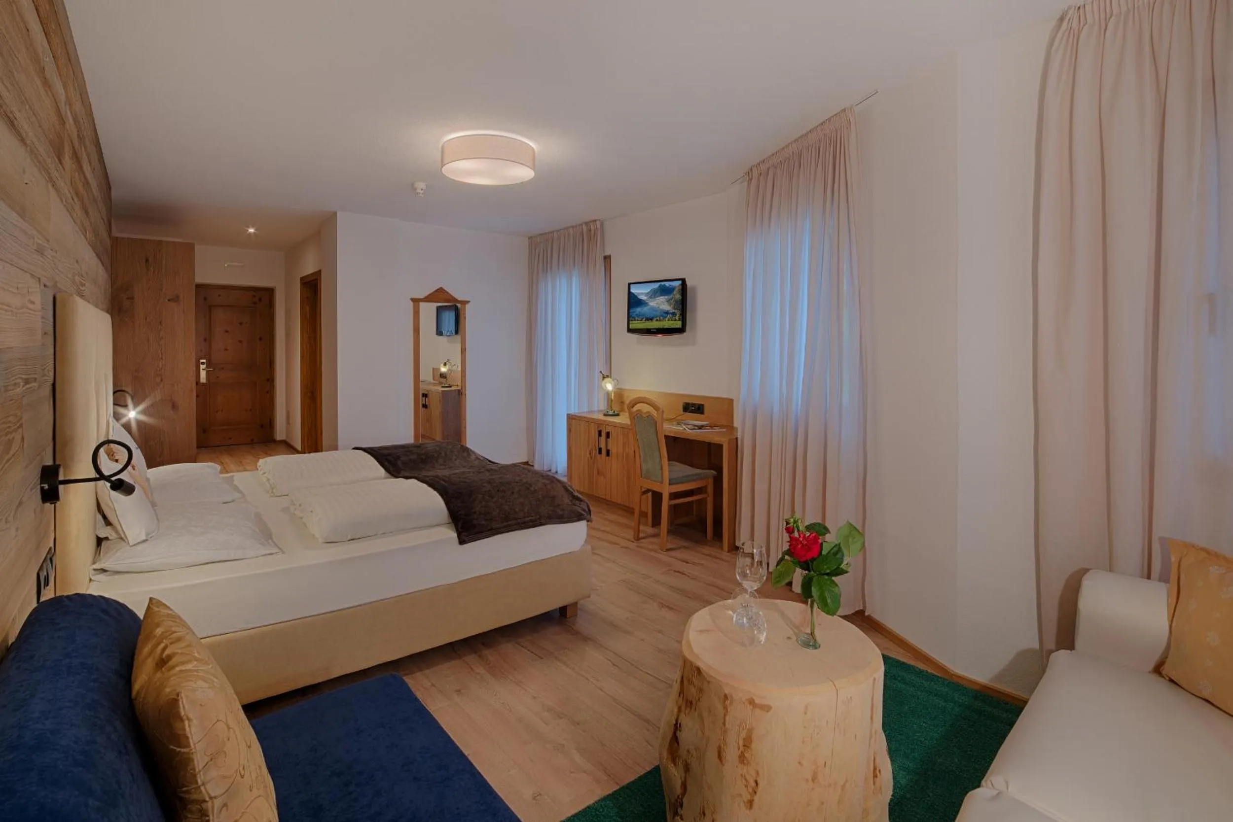 Photo of the whole room, Bed in Hotel Kristall