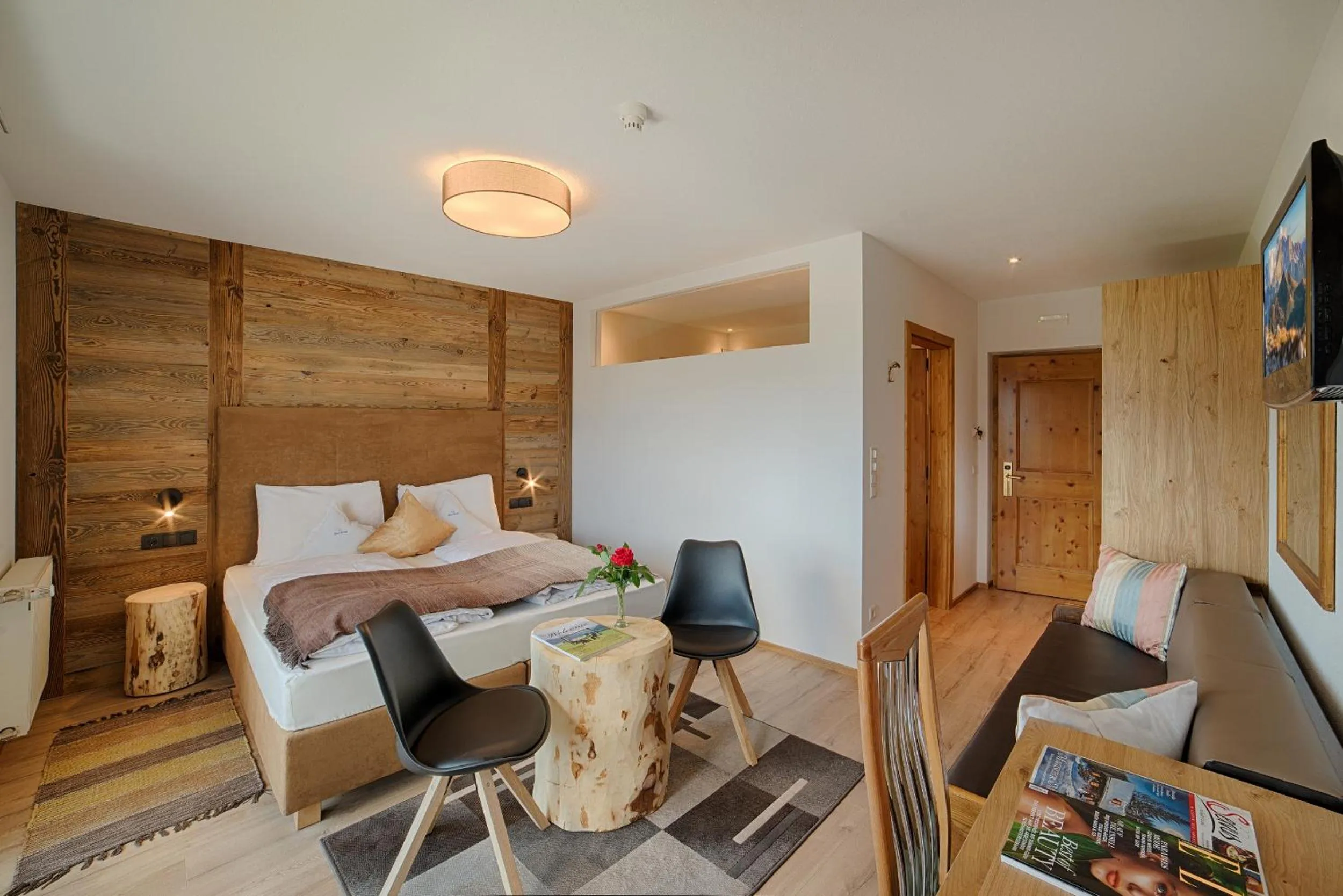 Photo of the whole room, Bed in Hotel Kristall