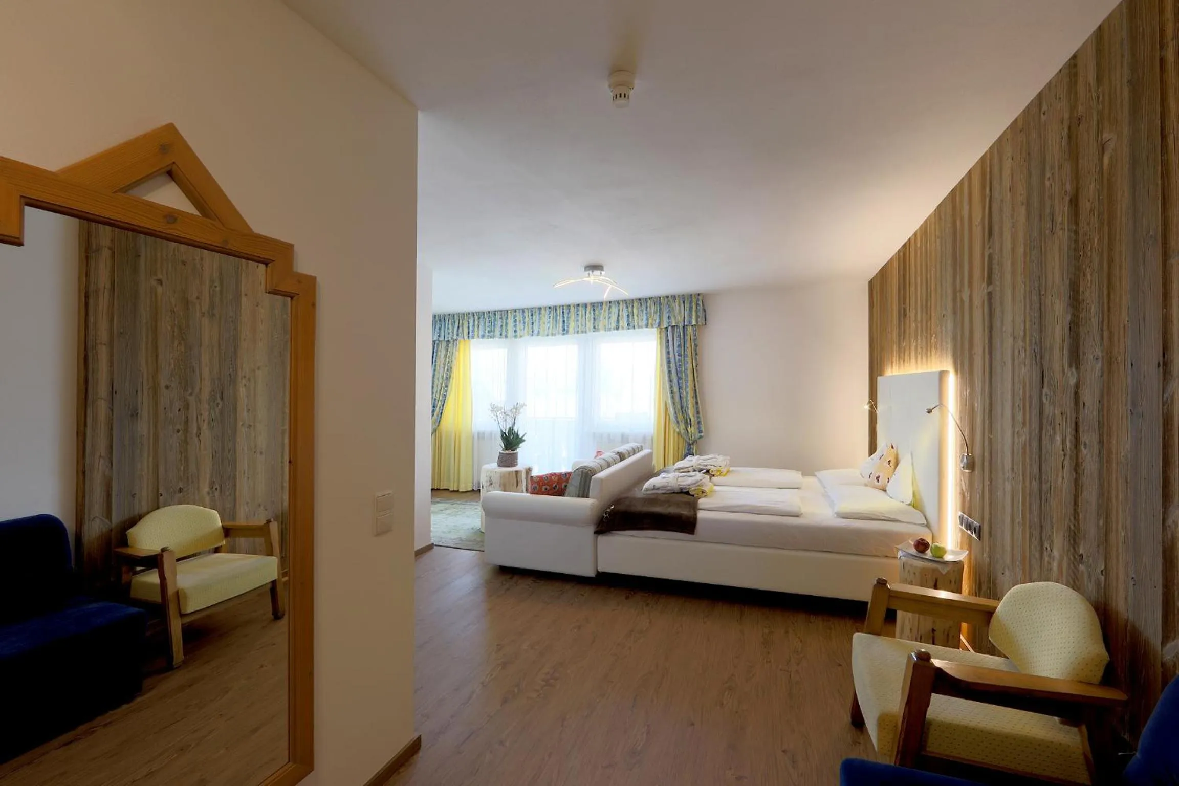 Photo of the whole room, Bed in Hotel Kristall