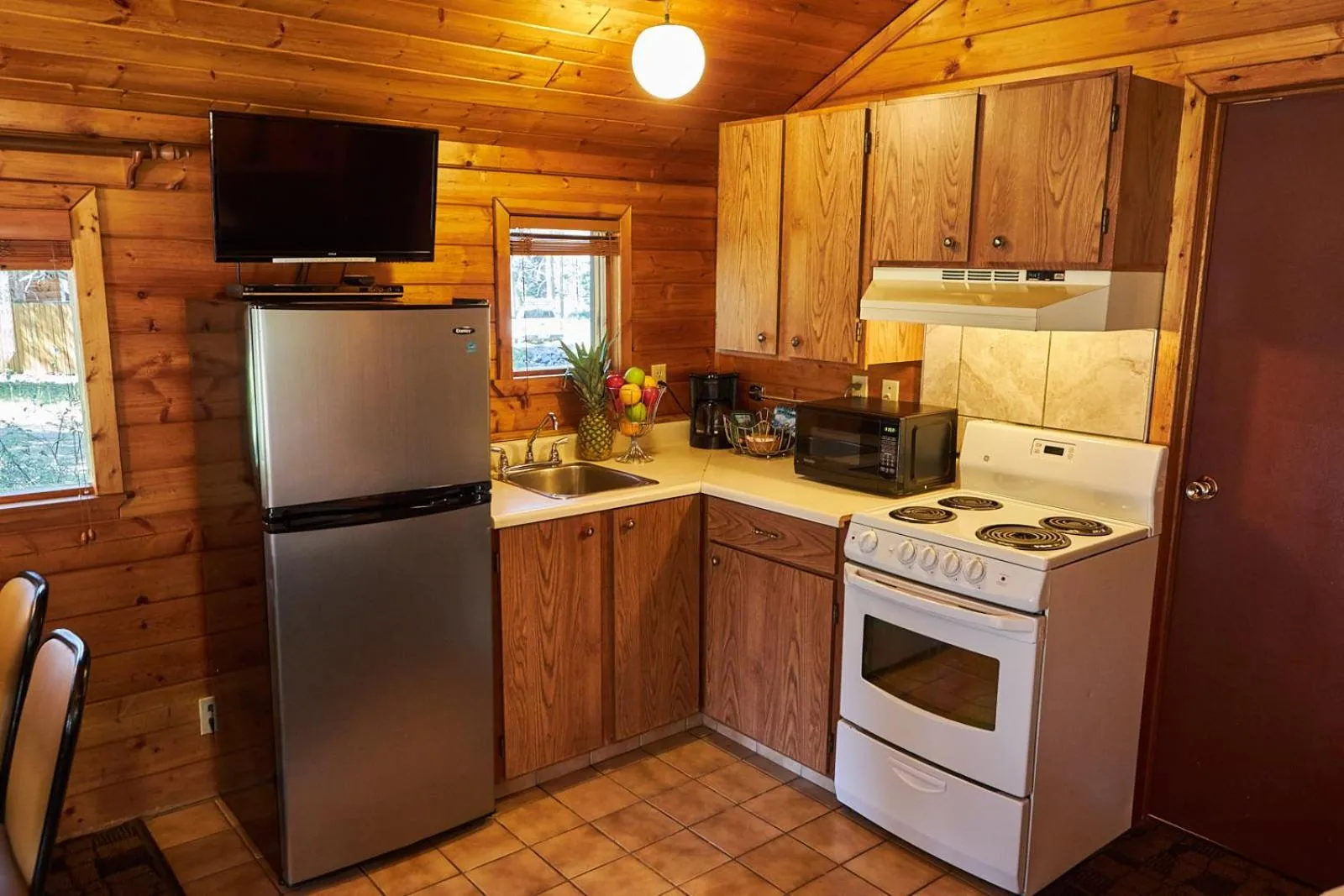 Coffee/tea facilities in Castle Mountain Chalets