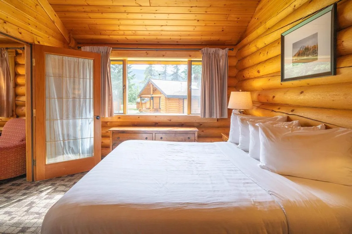 Bedroom, Bed in Castle Mountain Chalets