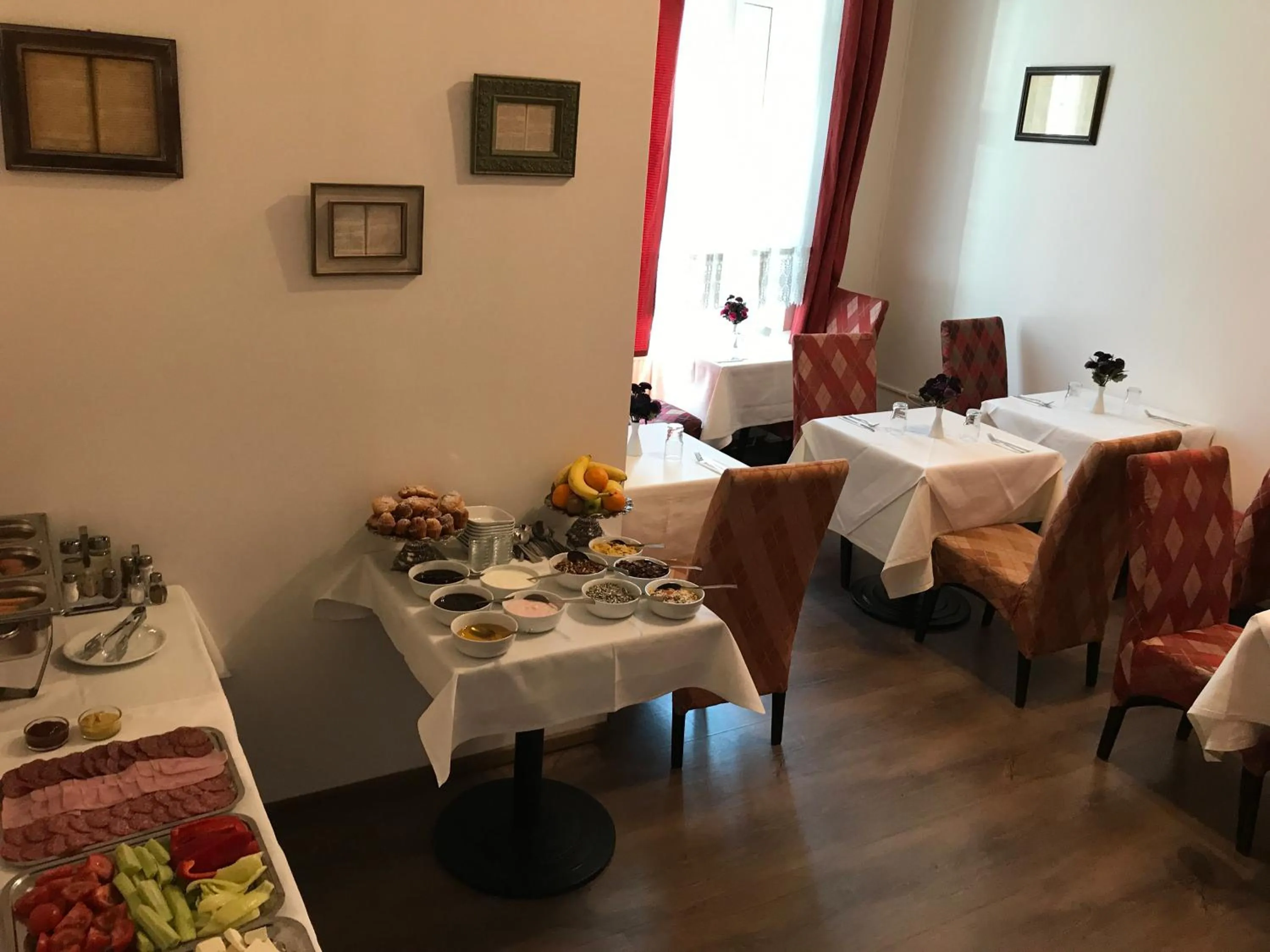 Breakfast in Bucharest Downtown Inn