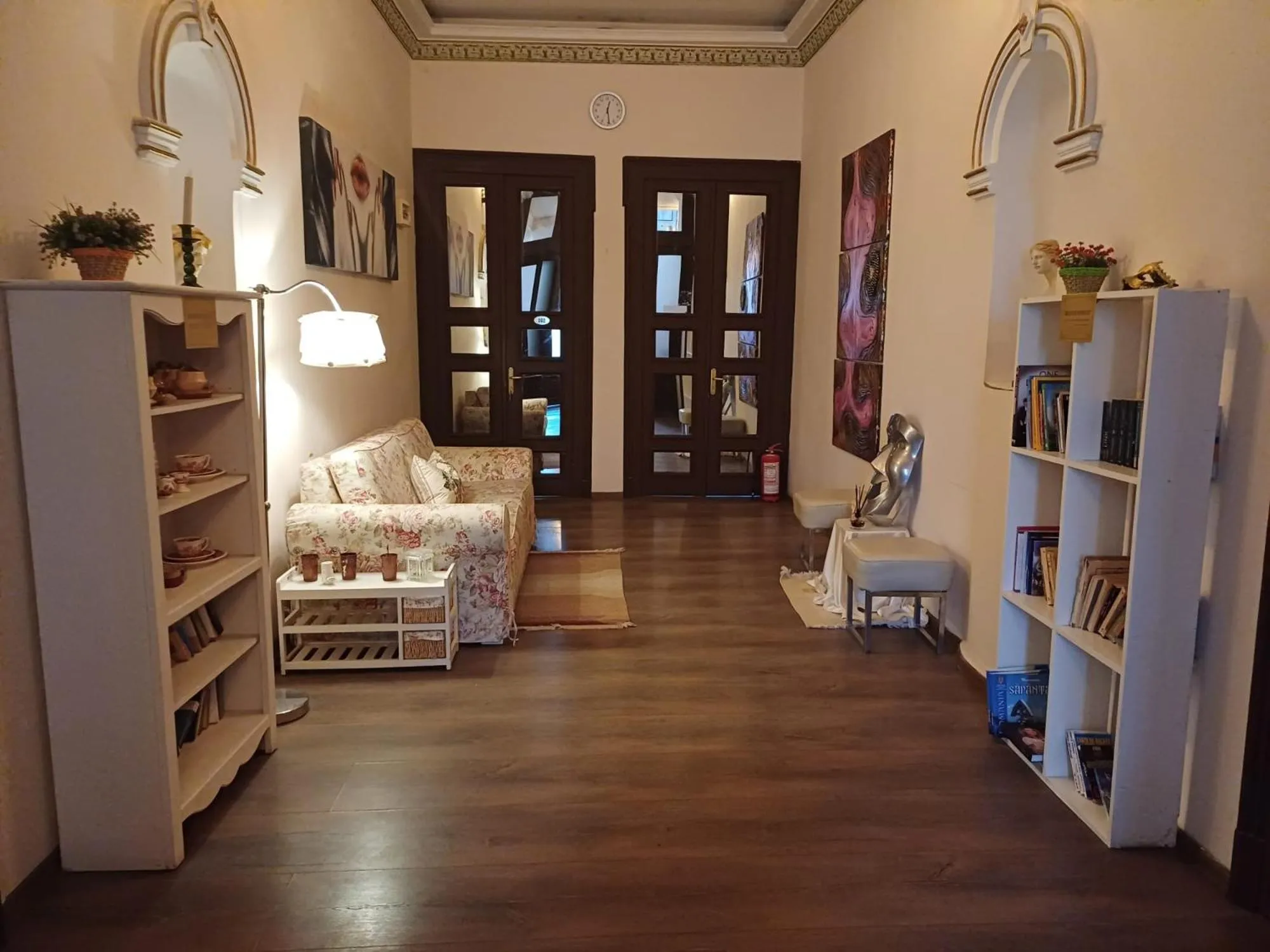 Seating area, Bed in Bucharest Downtown Inn