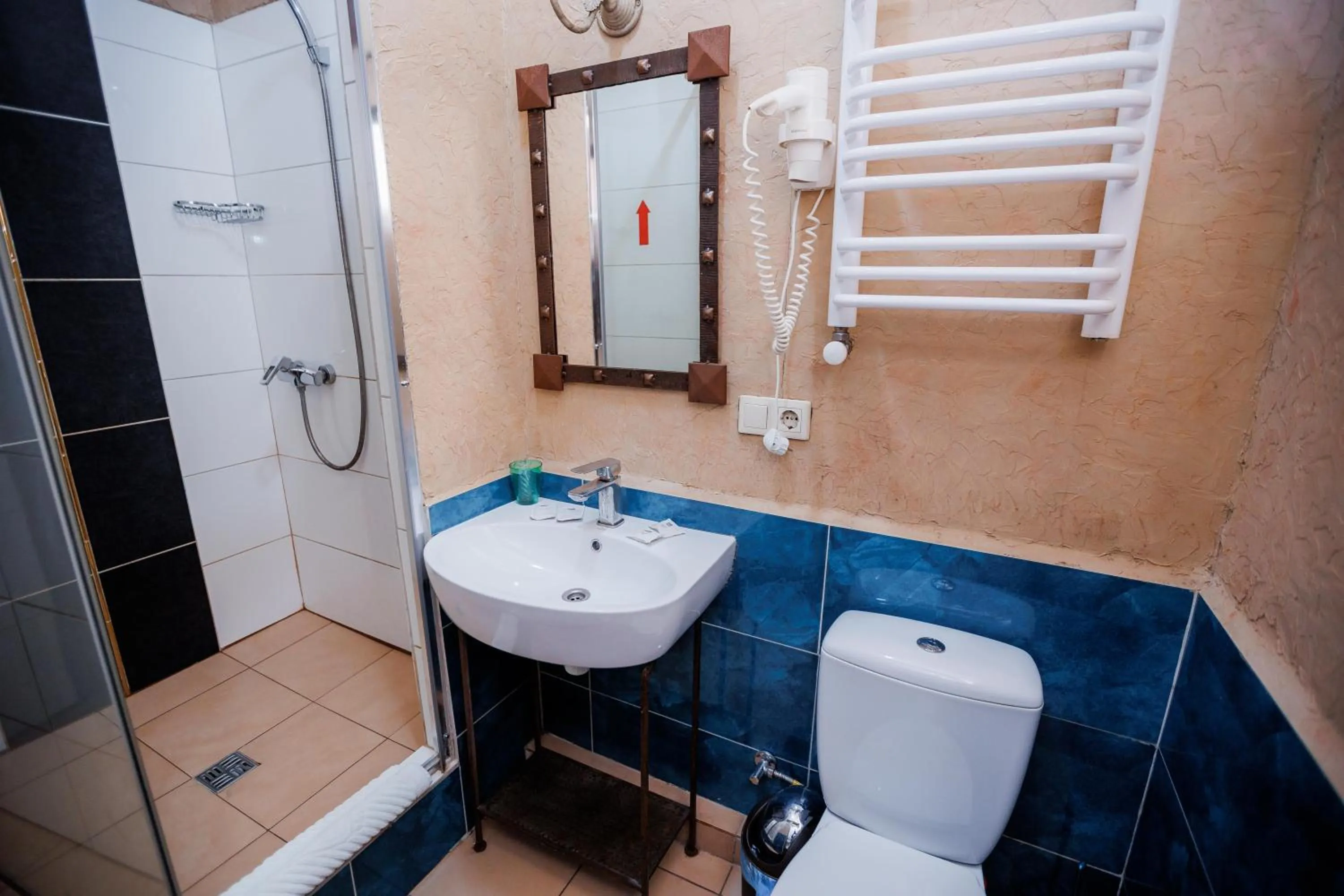 Shower in Staryi Krakiv