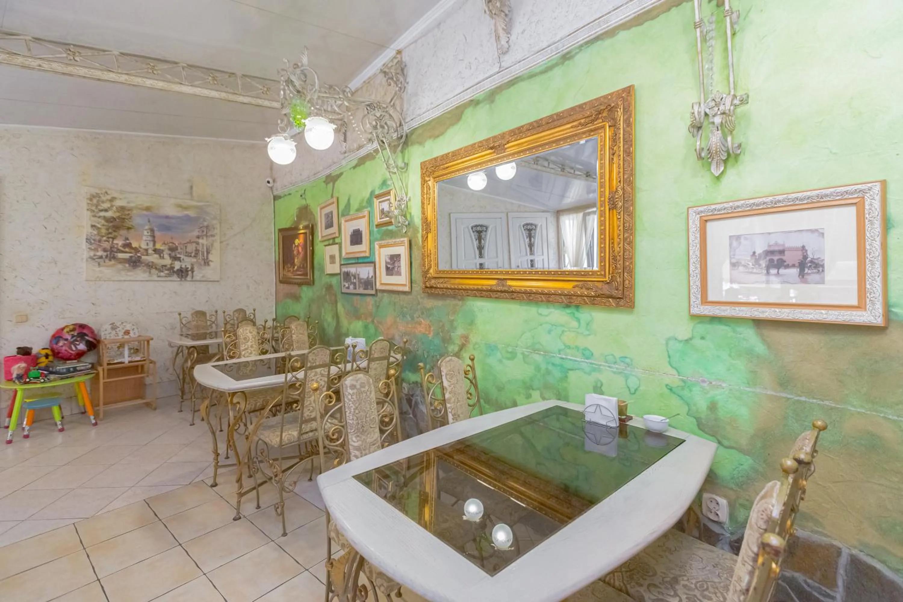 Living room in Staryi Krakiv