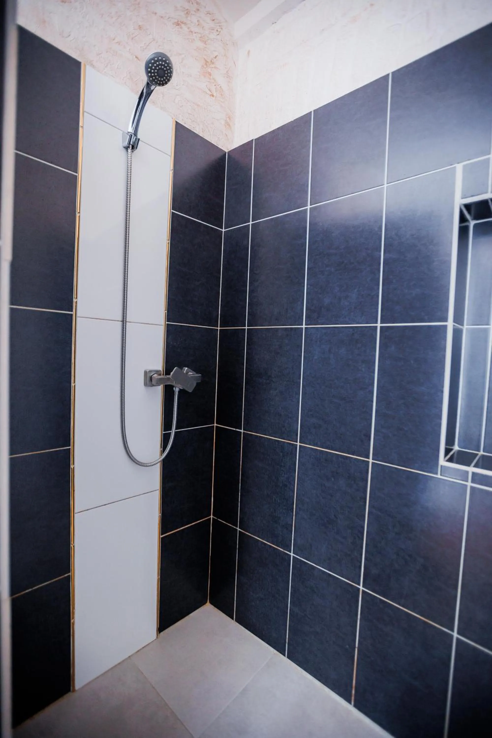 Shower in Staryi Krakiv