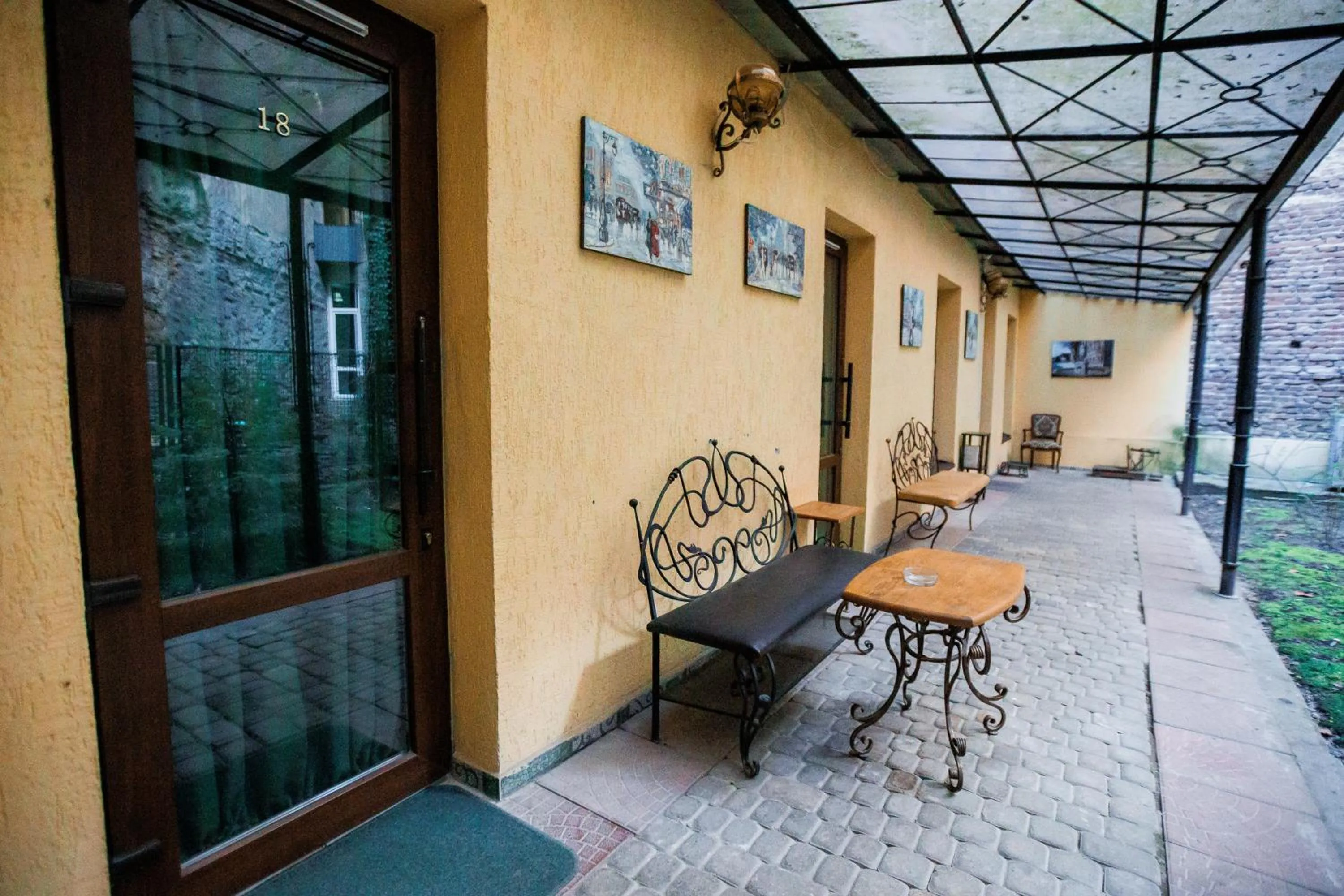Patio in Staryi Krakiv
