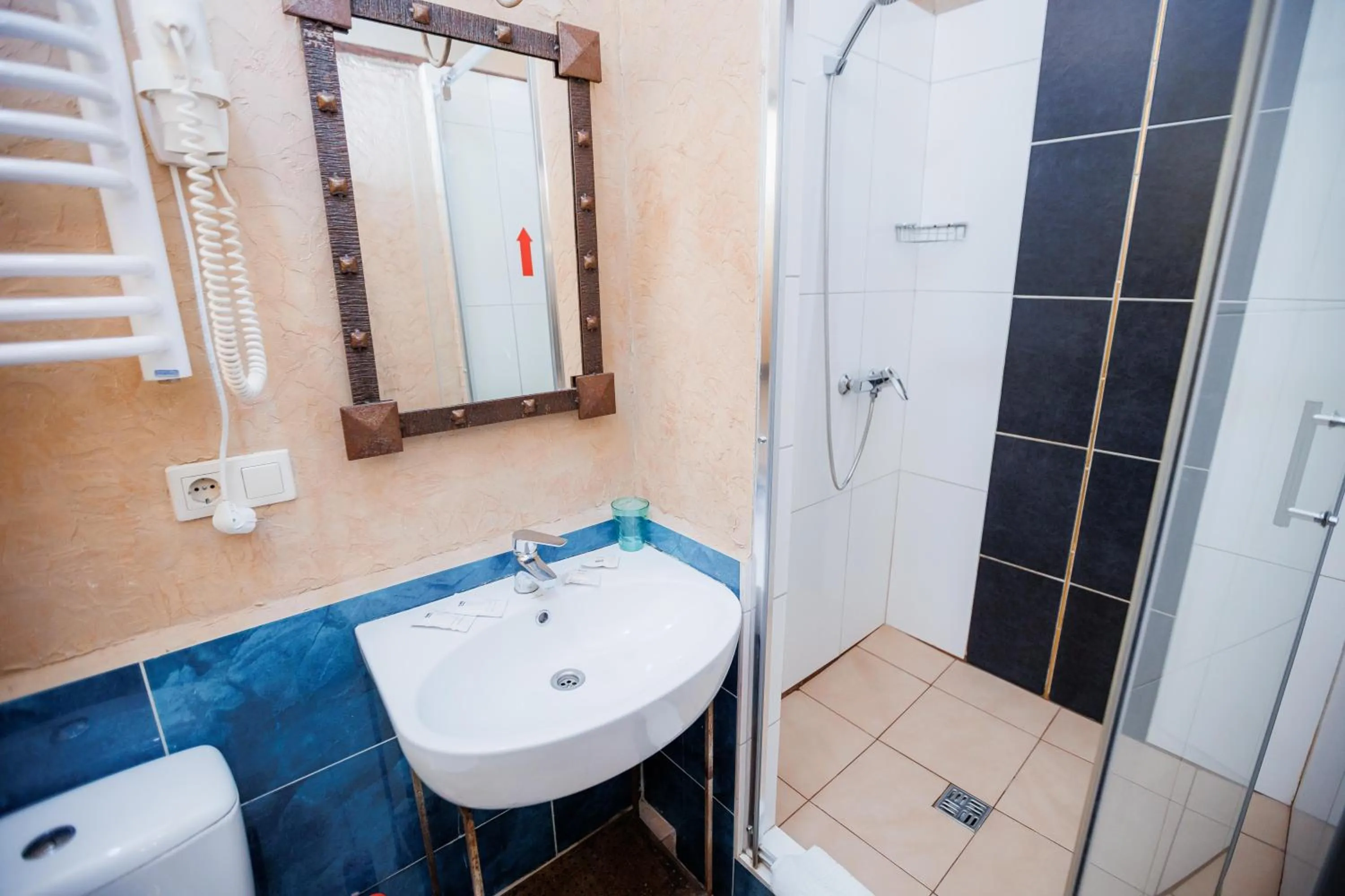 Shower in Staryi Krakiv