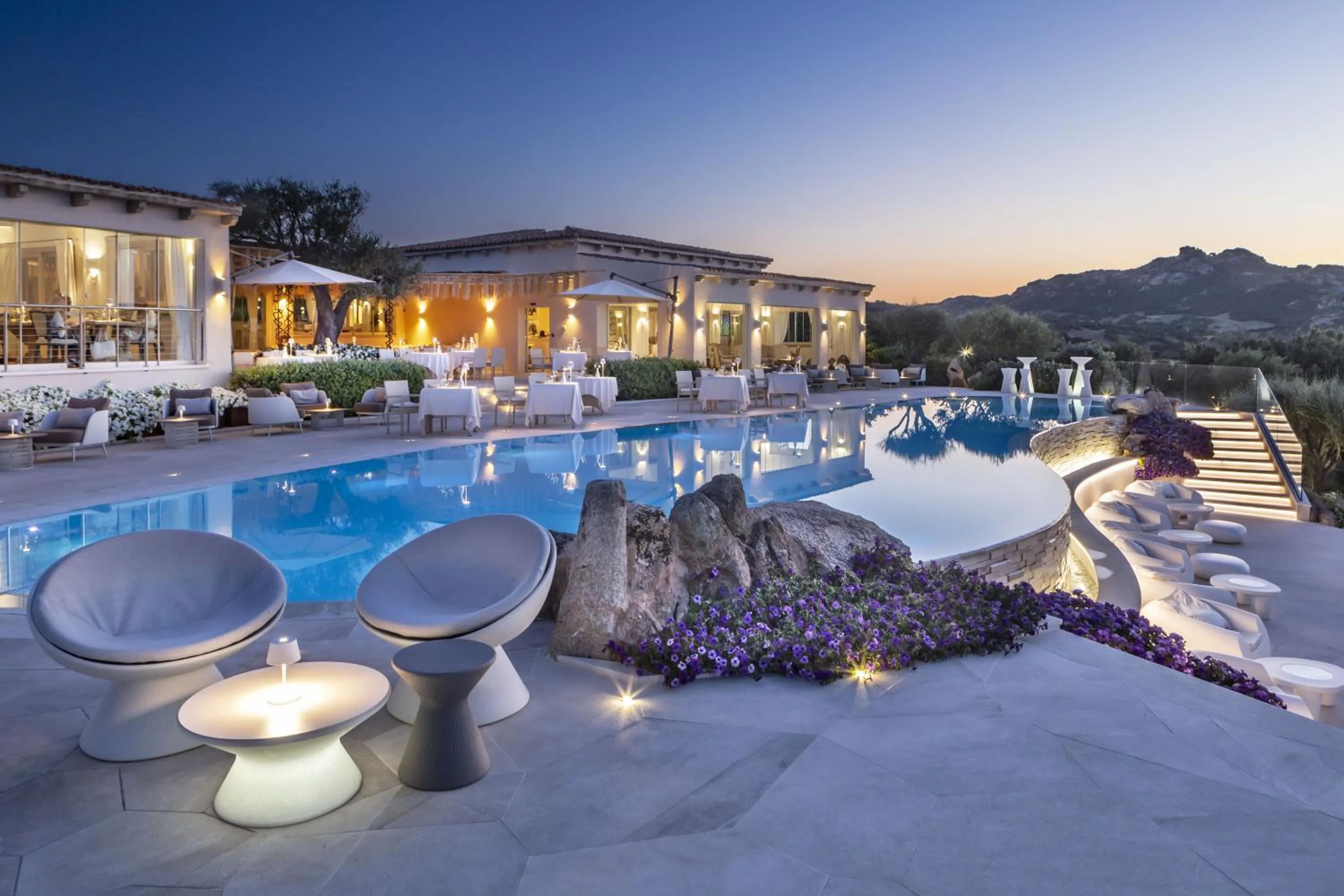 Restaurant/places to eat in Hotel Li Finistreddi