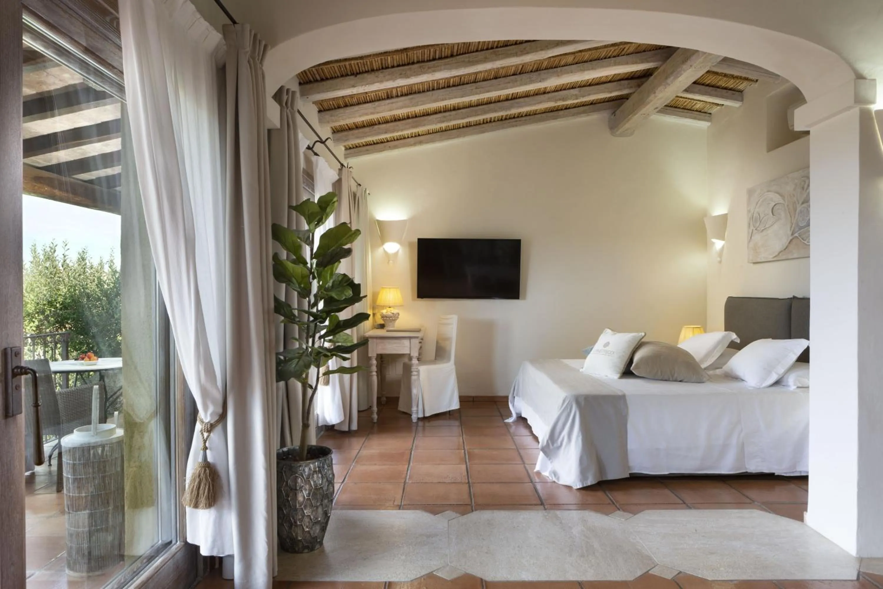 Bedroom, Bed in Hotel Li Finistreddi