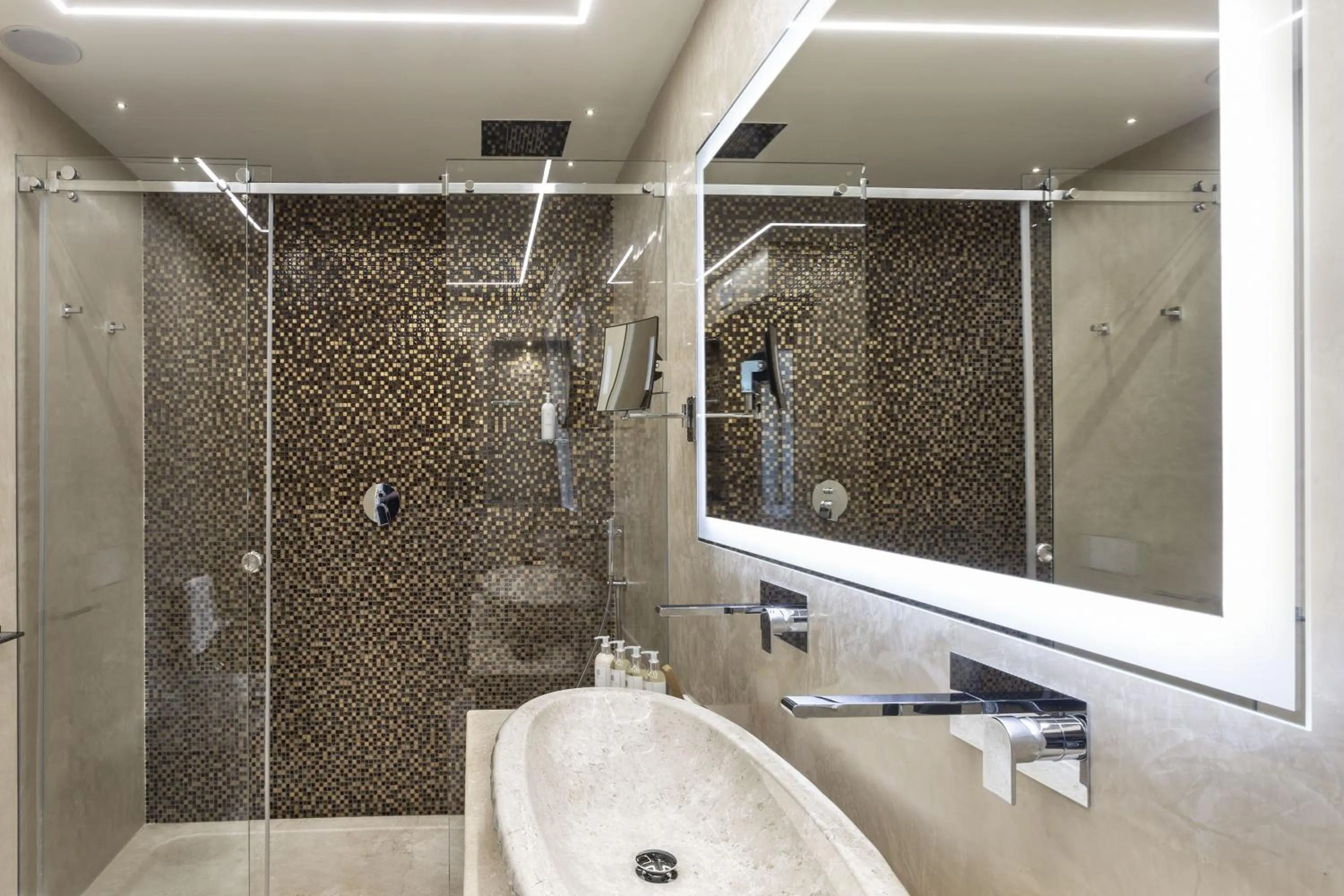 Bathroom in Hotel Li Finistreddi