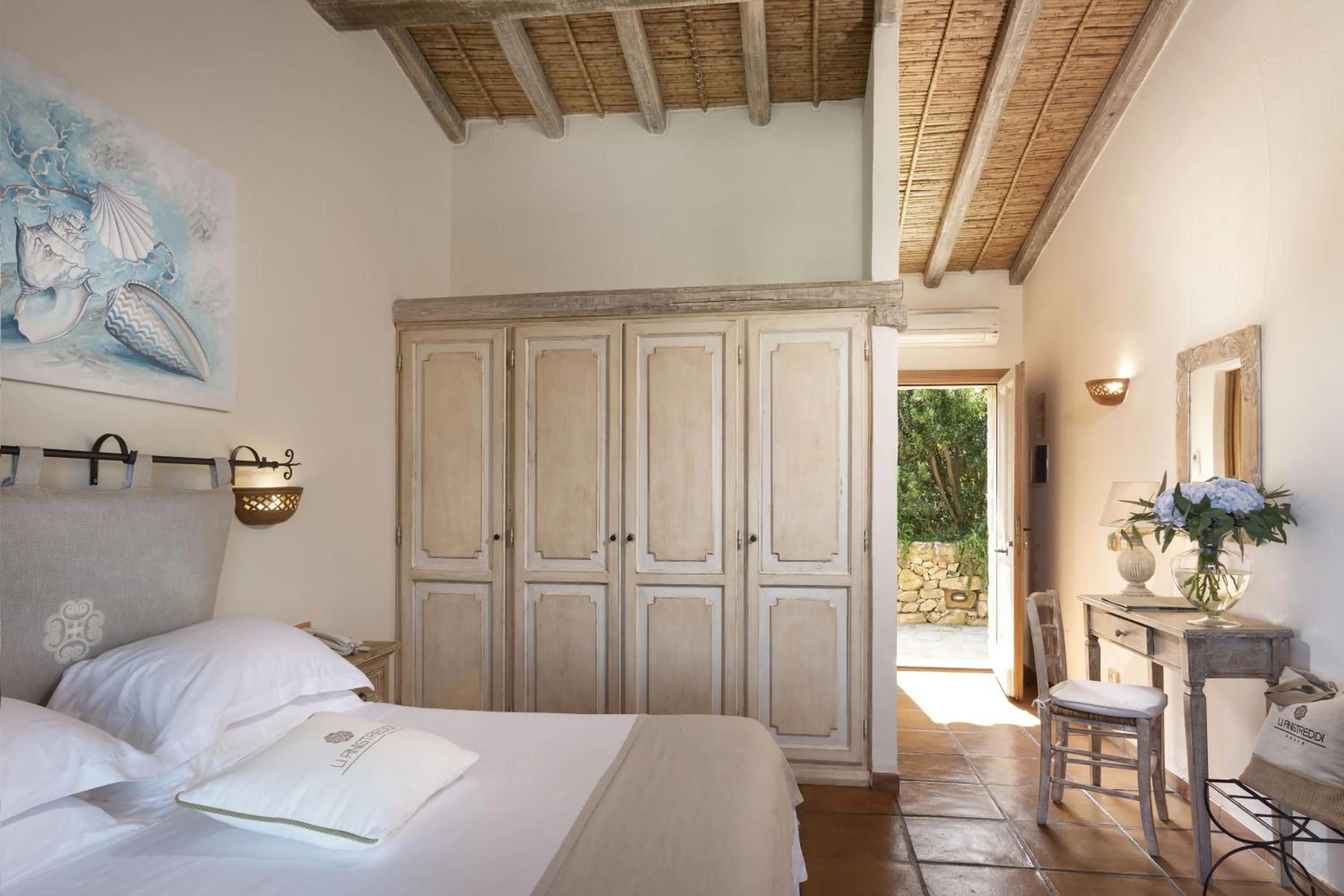 Photo of the whole room, Bed in Hotel Li Finistreddi