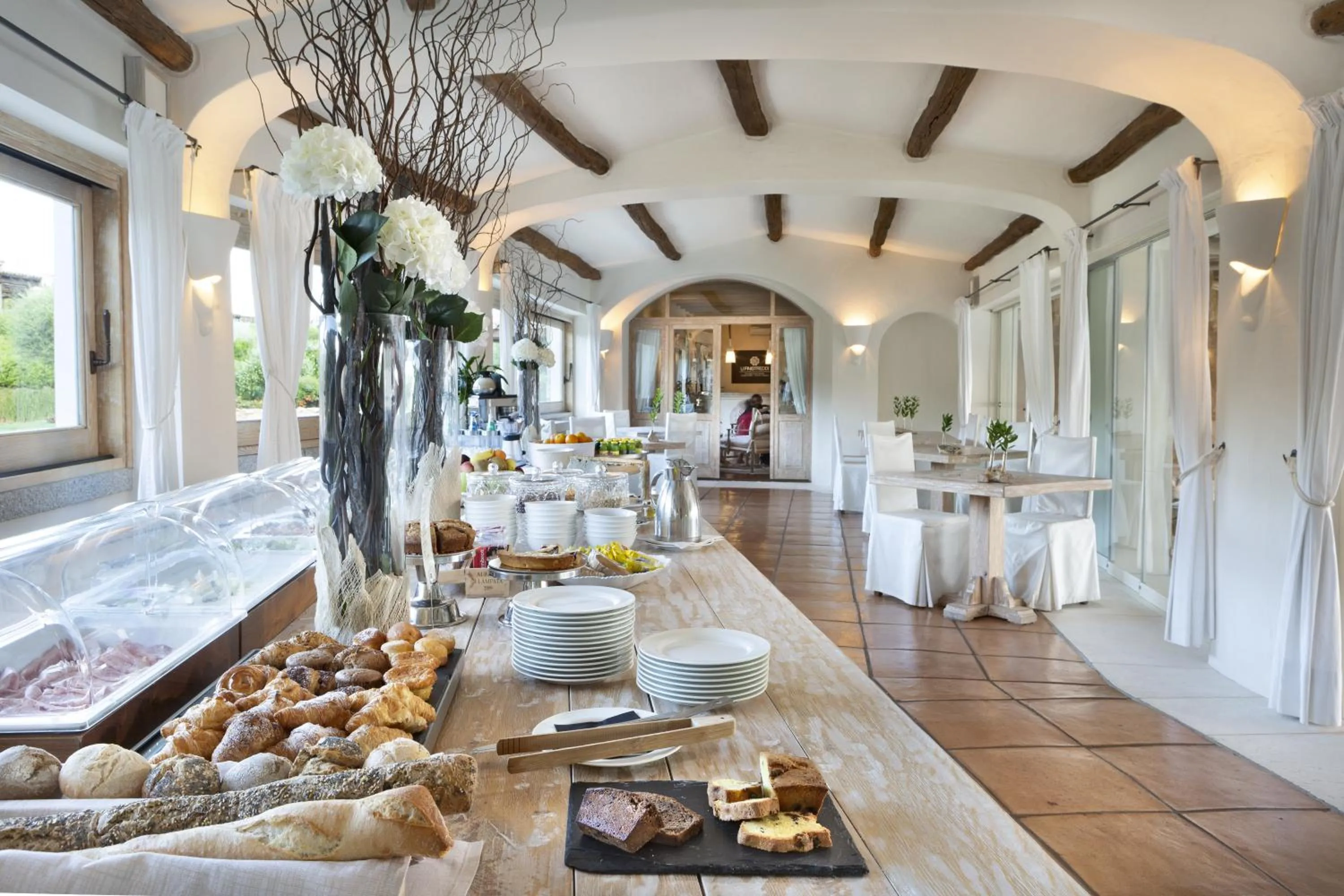 Breakfast in Hotel Li Finistreddi