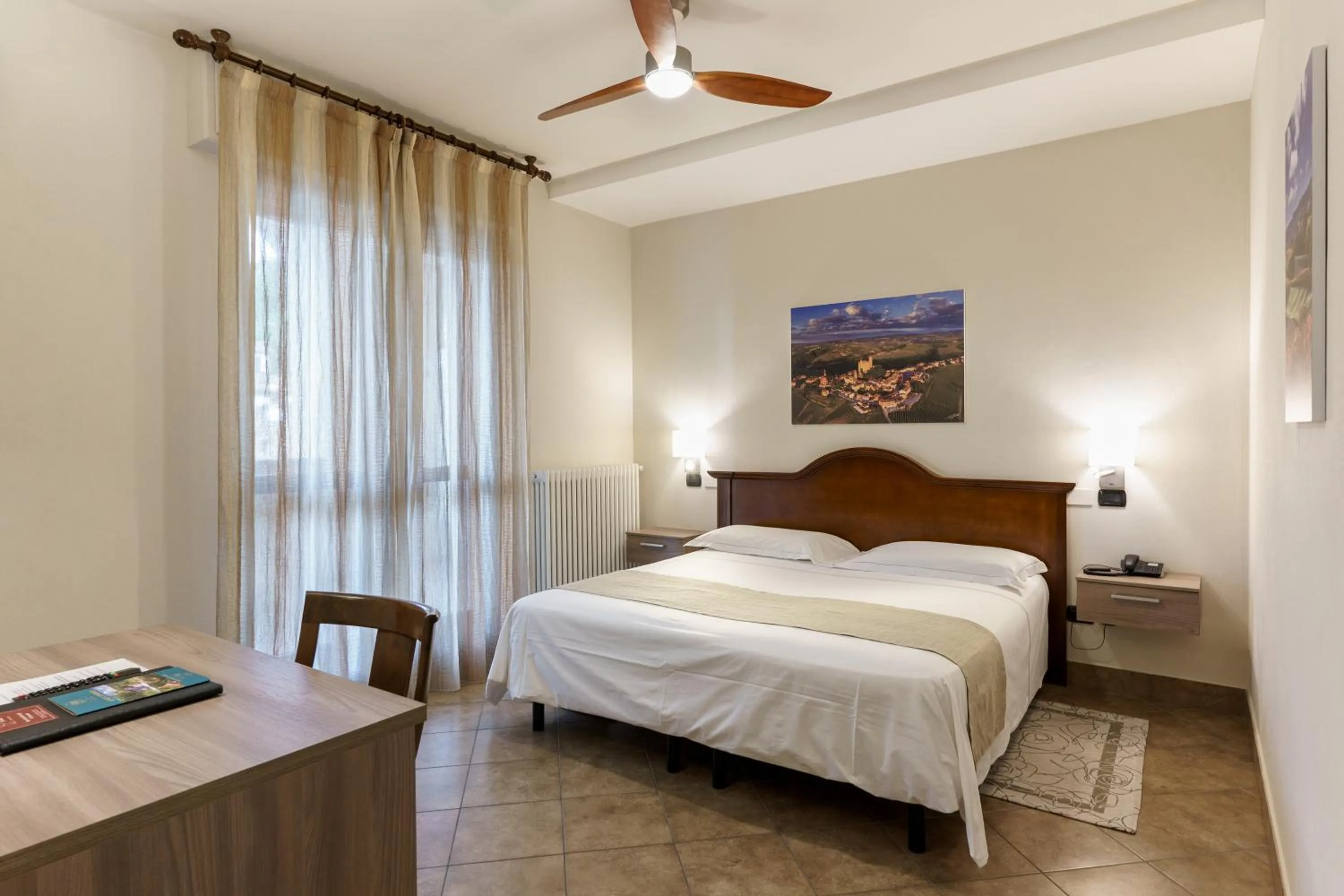 Photo of the whole room, Bed in Hotel Il Grappolo D'Oro