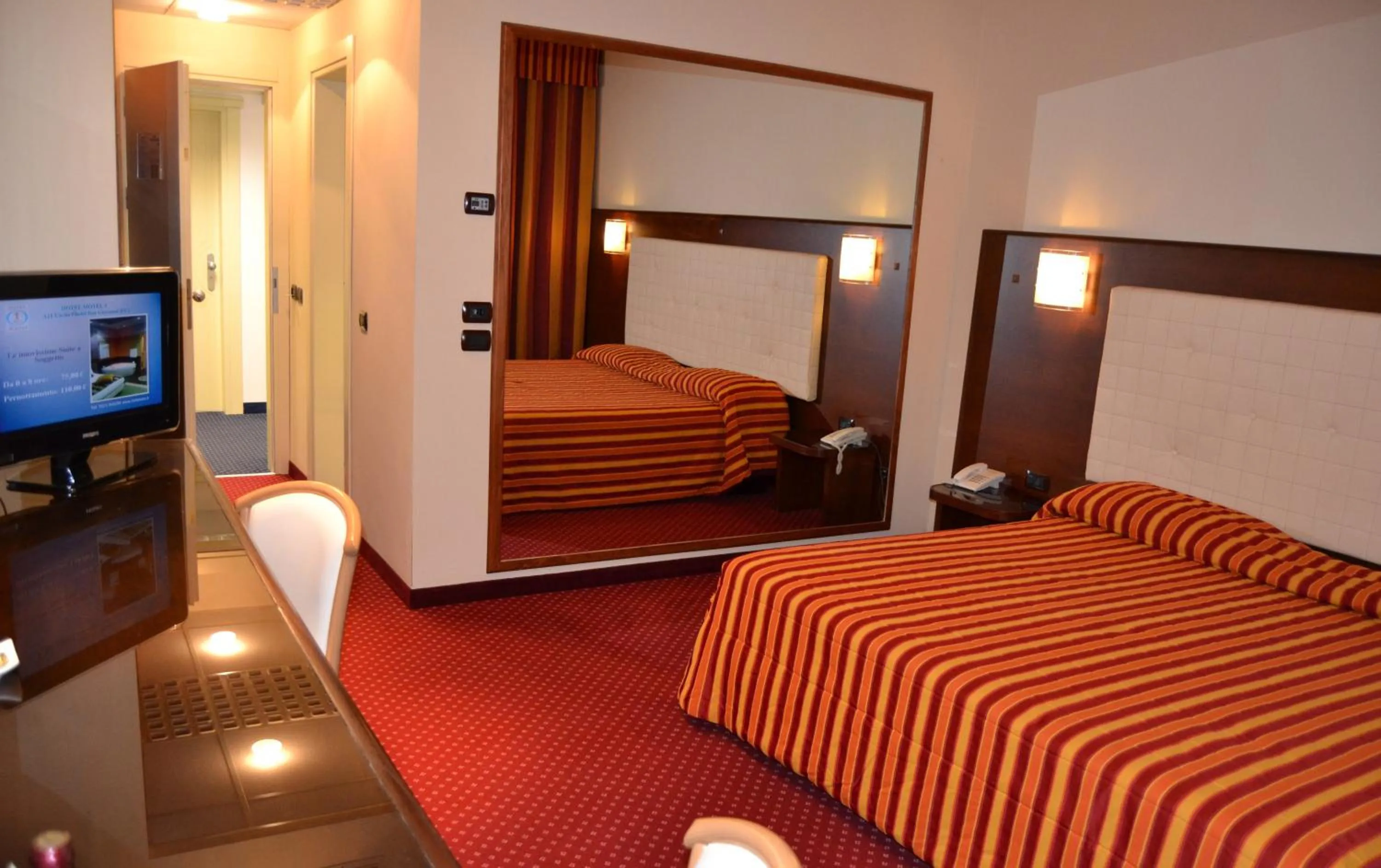 Bed in Hotel Motel 2