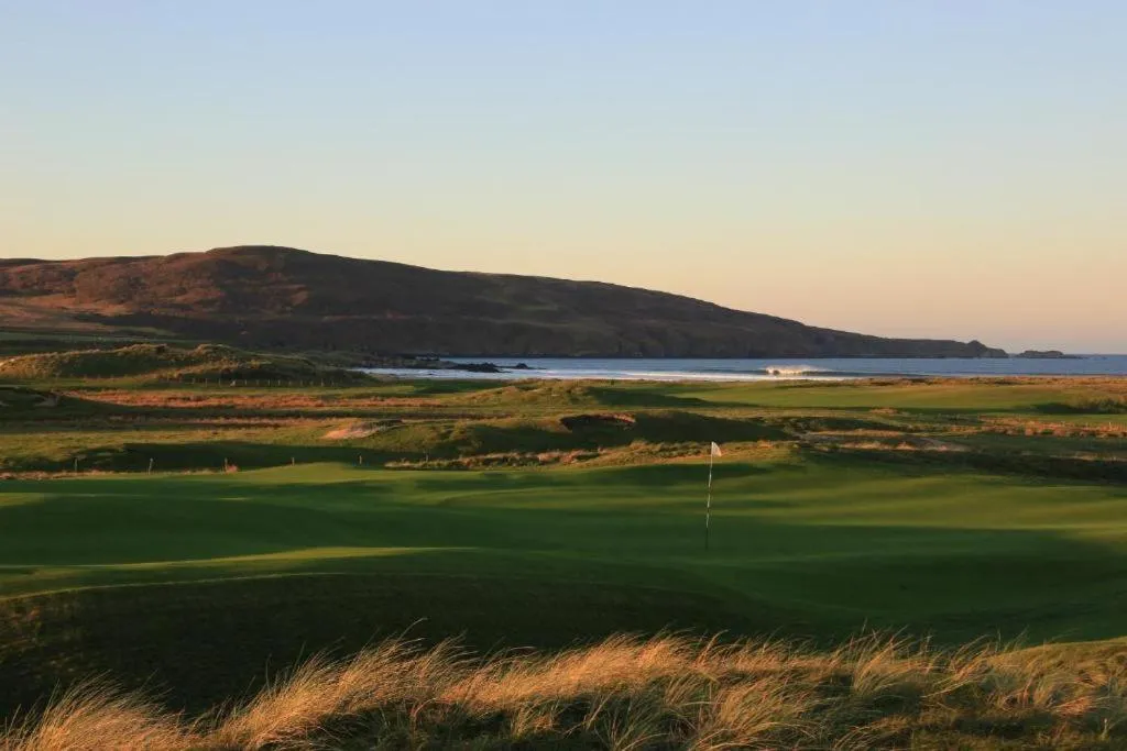 Golfcourse in Another Place, The Machrie