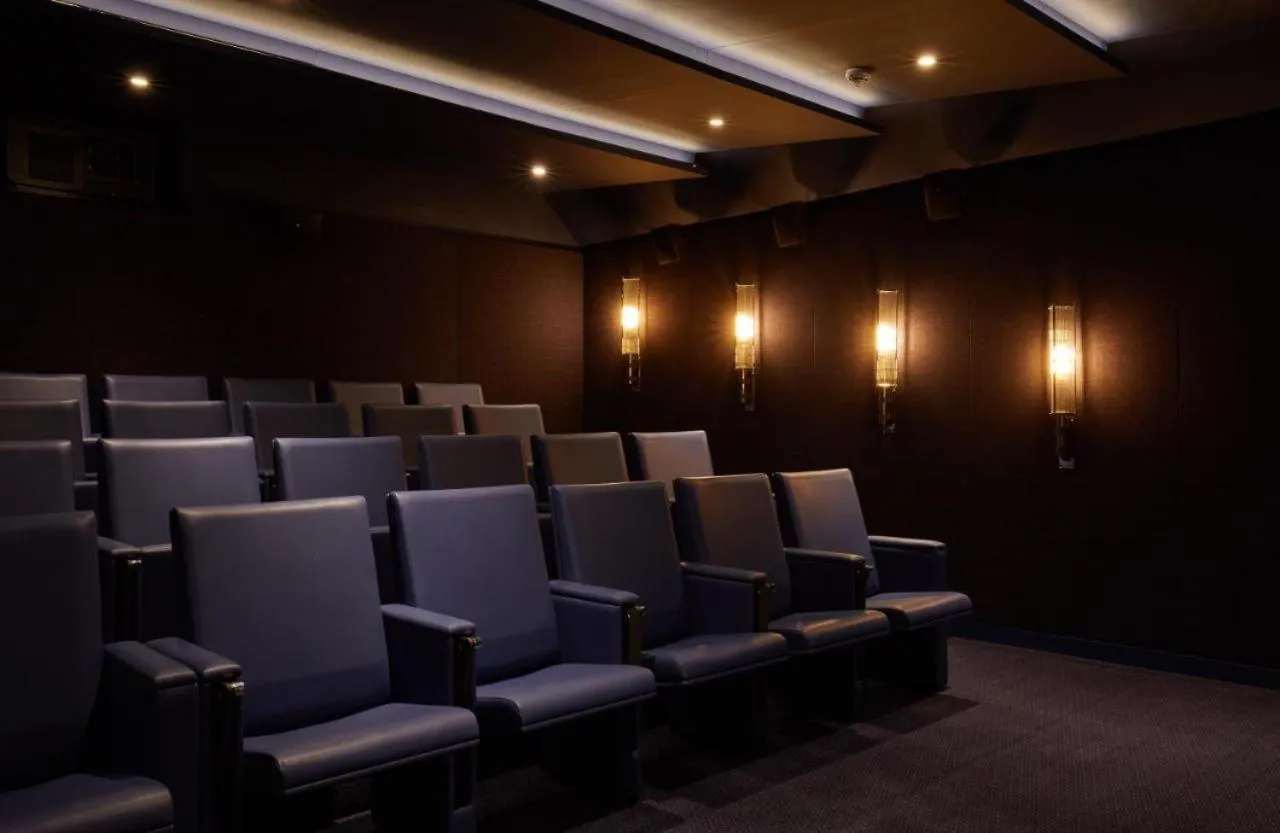 Communal lounge/ TV room in Another Place, The Machrie