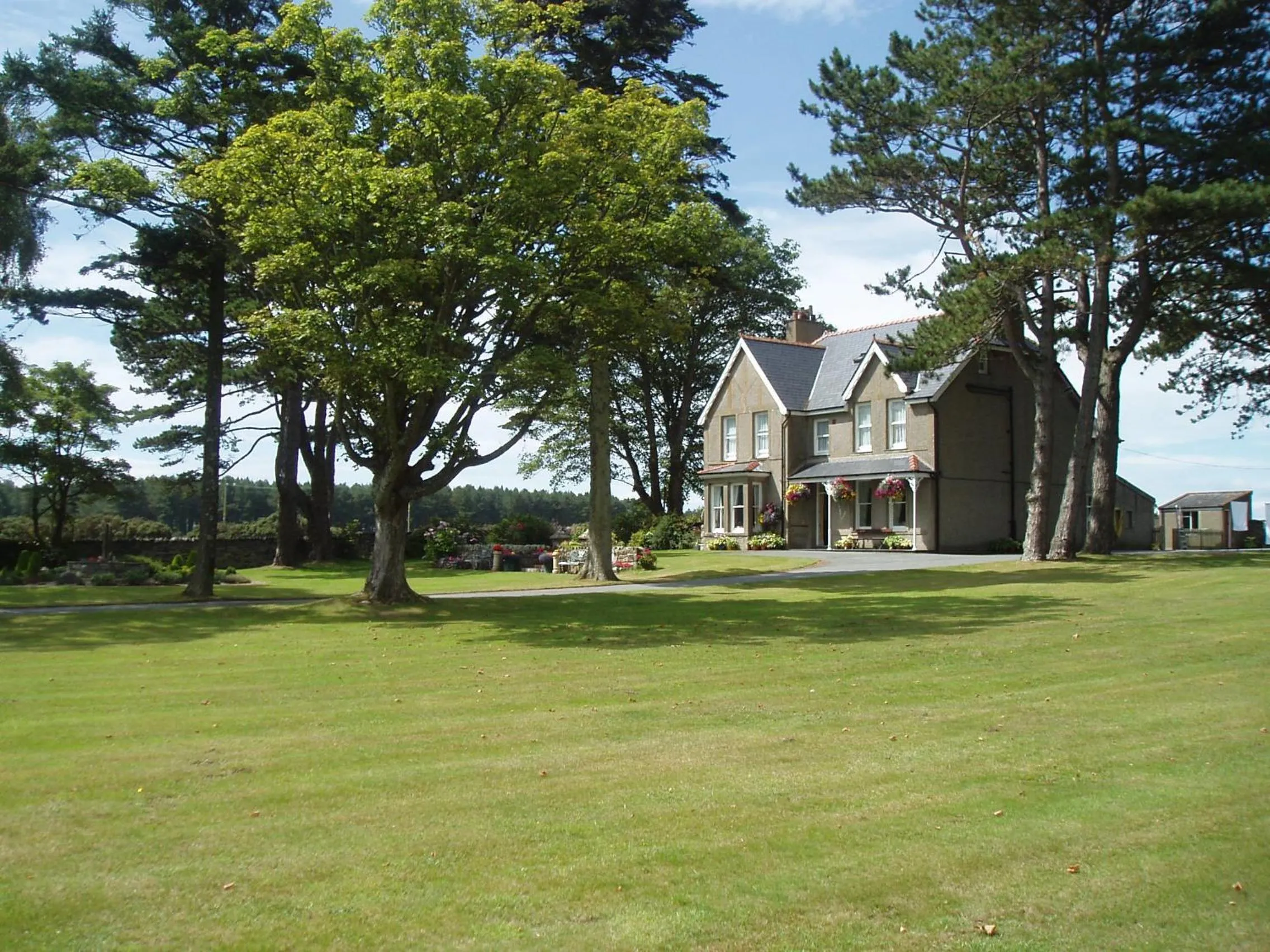 Facade/entrance in Gwrach Ynys Country Guest House