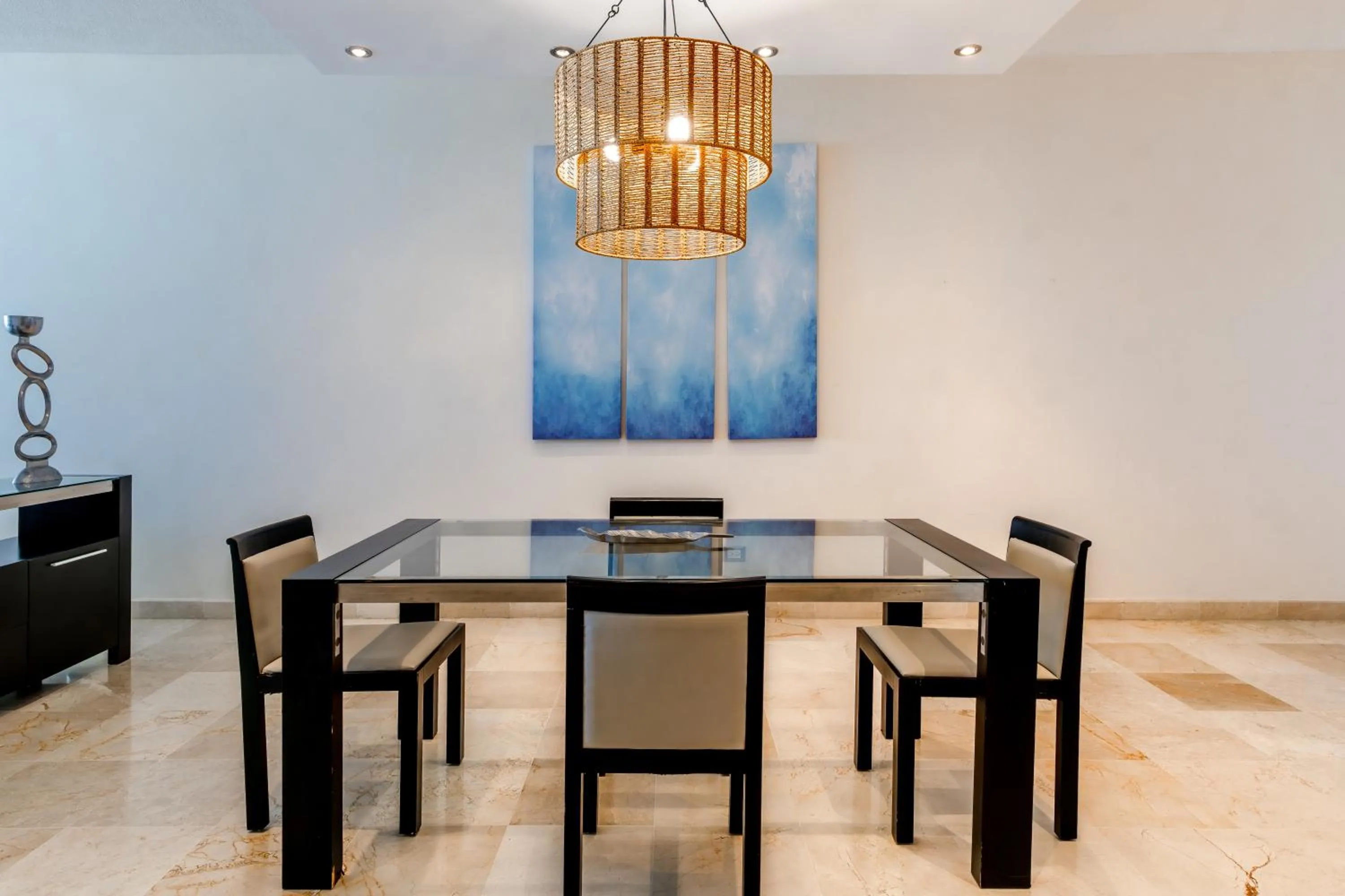 Dining area in Watermark Luxury Oceanfront Residences