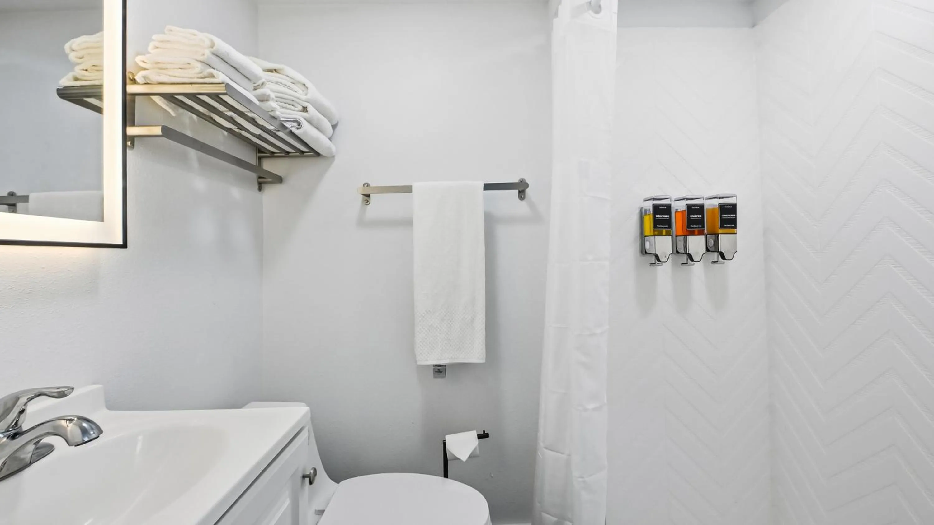 Bathroom in Bayside Inn and Marina
