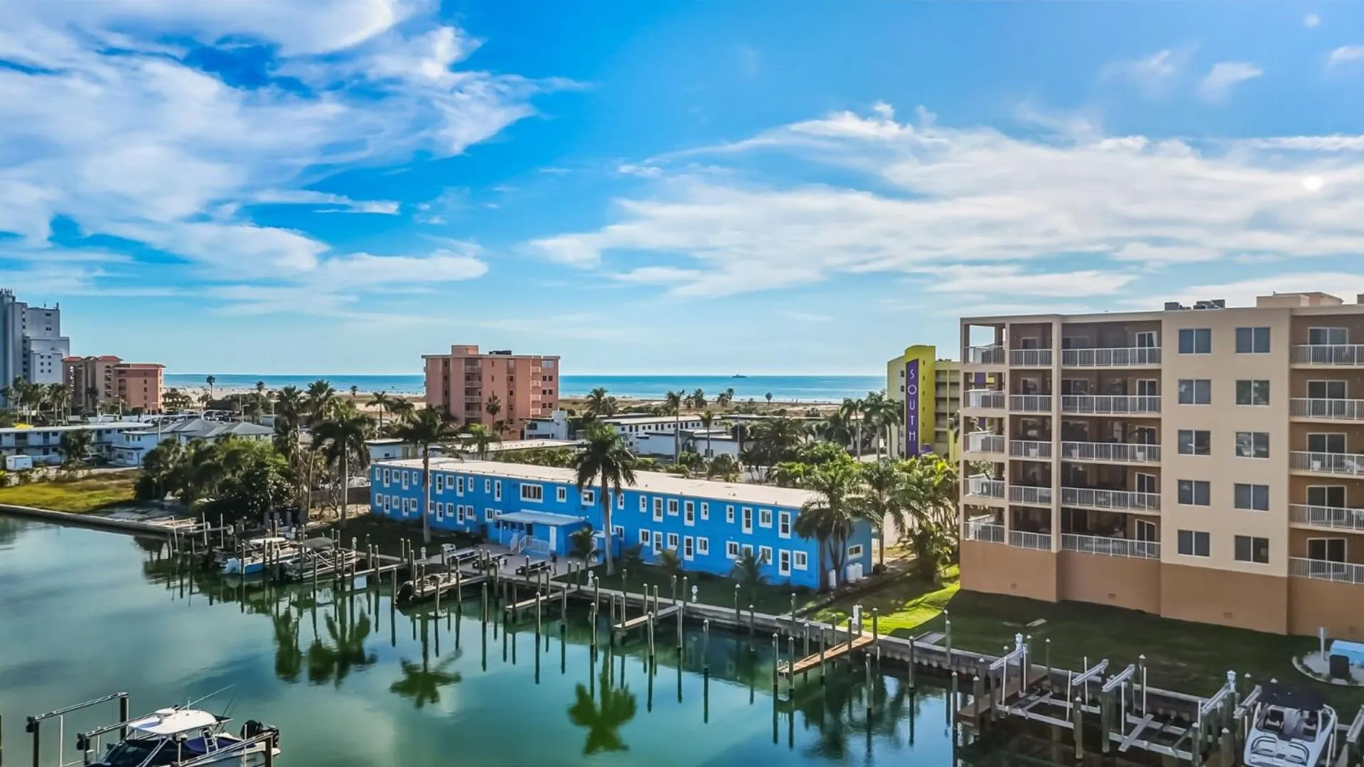 Natural landscape in Bayside Inn and Marina