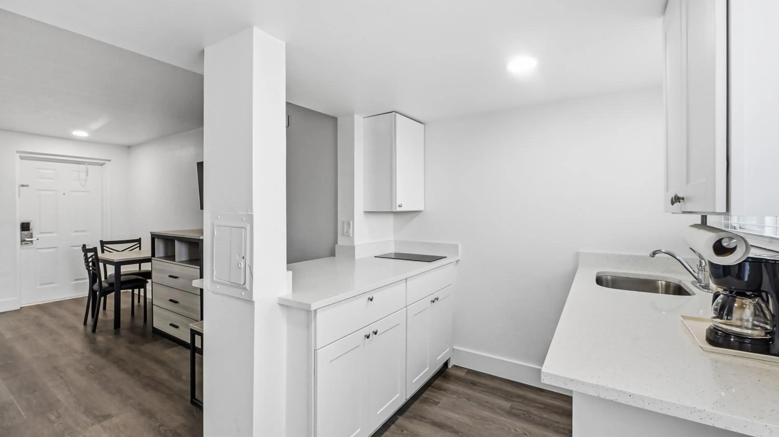 Kitchen or kitchenette in Bayside Inn and Marina