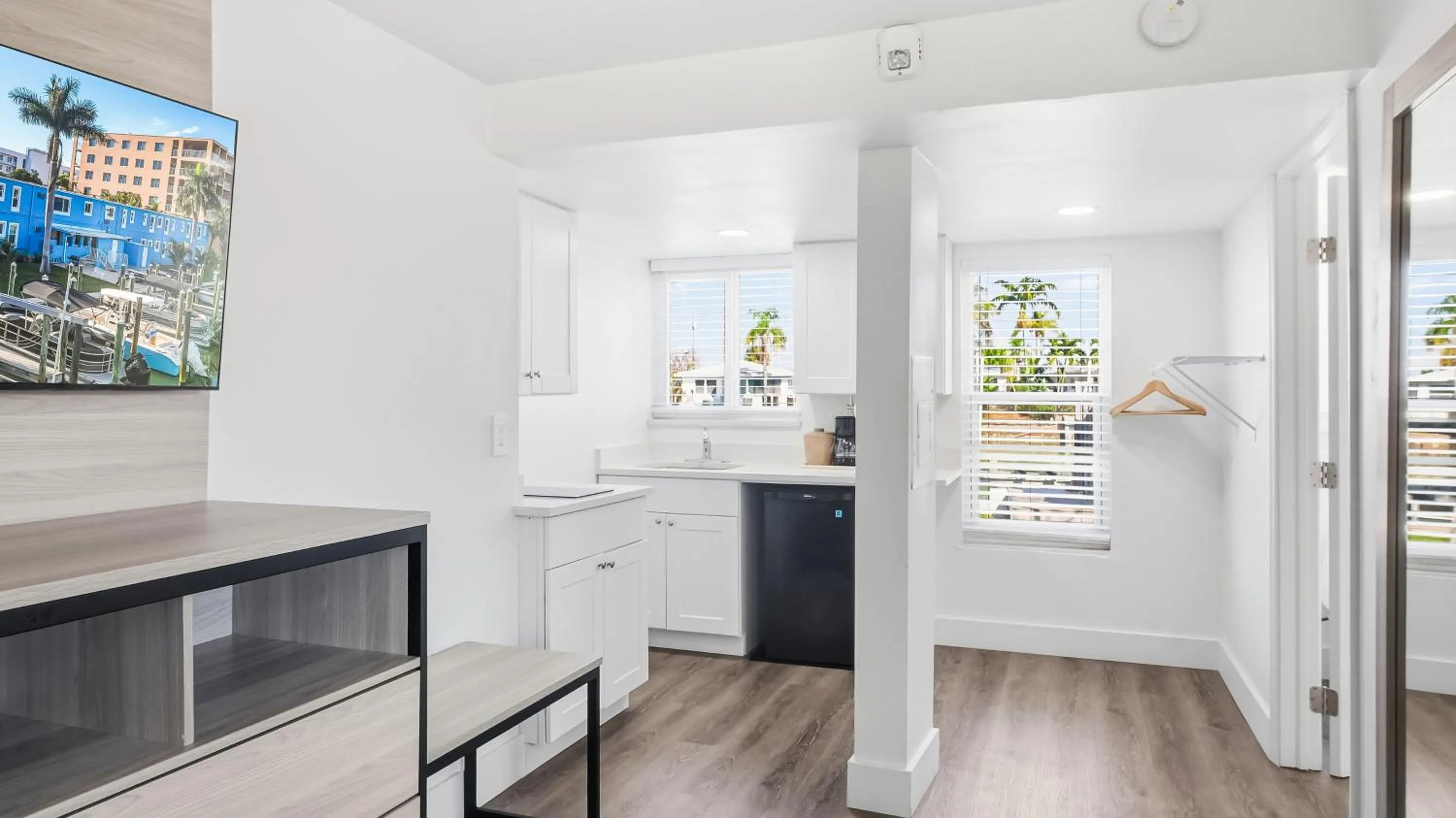 Kitchen or kitchenette in Bayside Inn and Marina