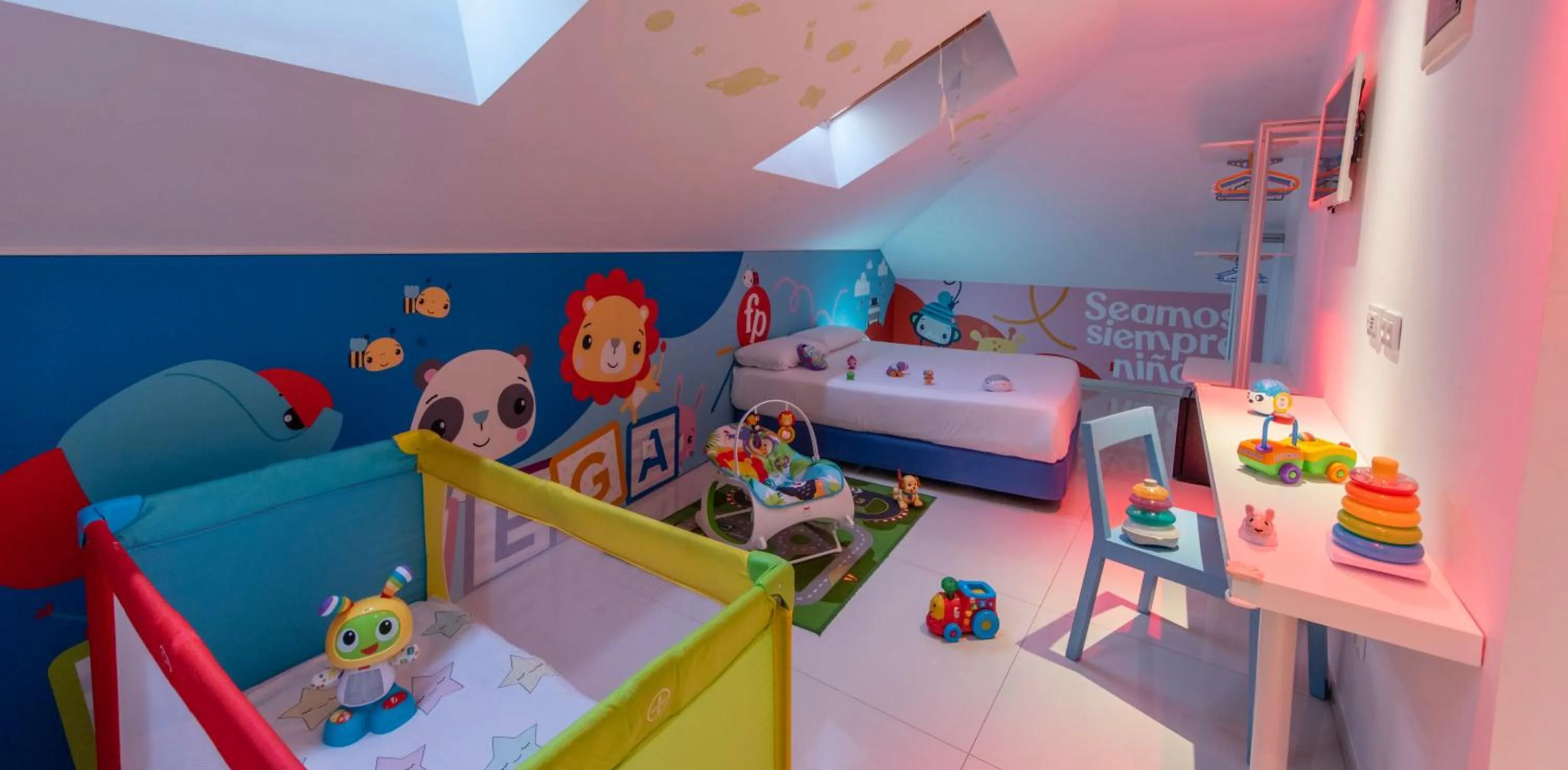 Bed in Hotel del Juguete