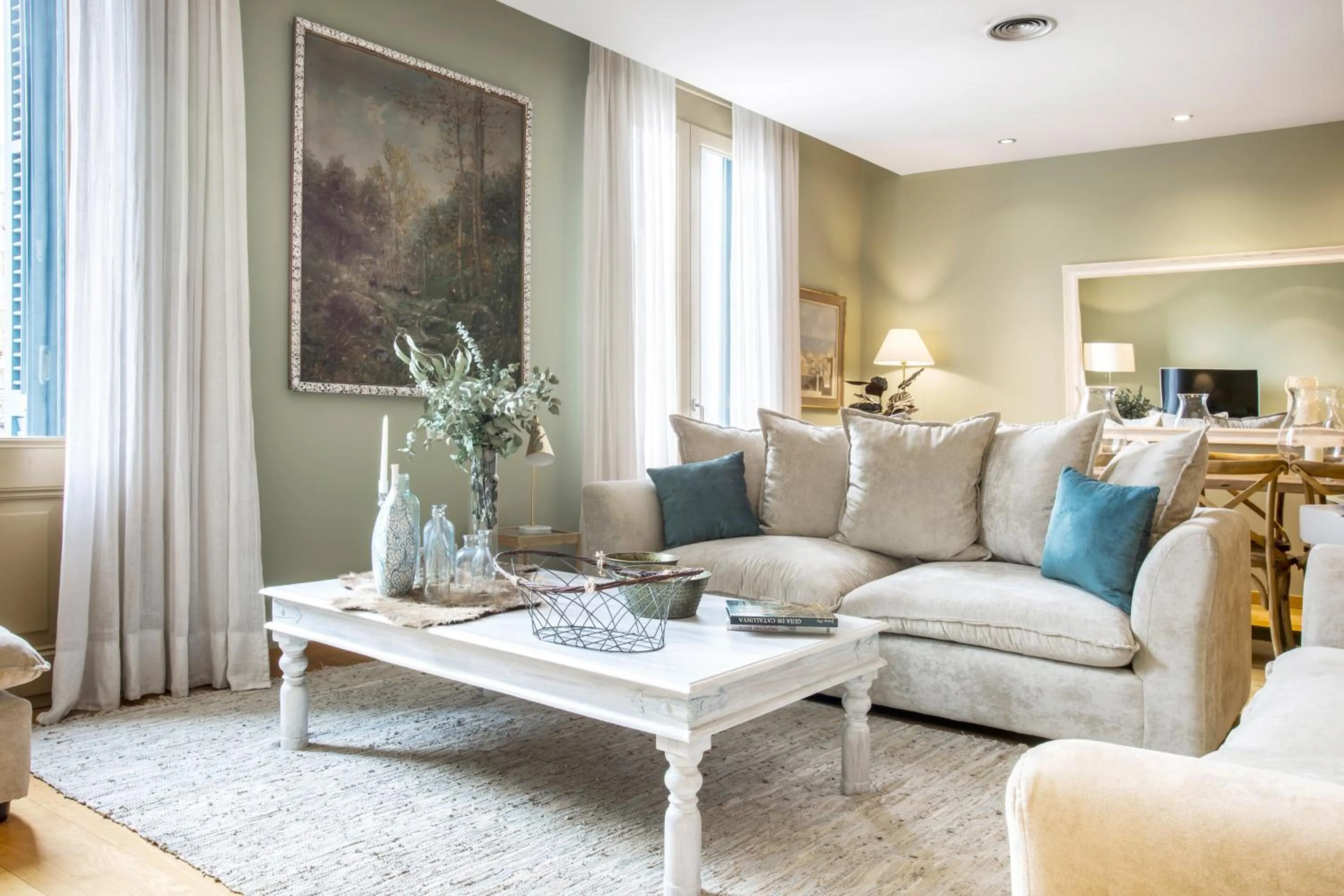 Living room in BCN Rambla Catalunya Apartments