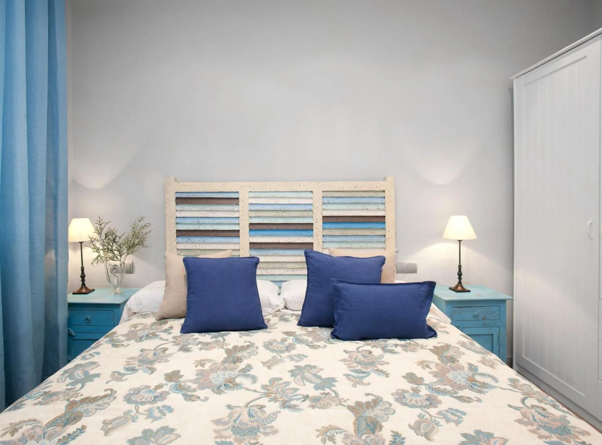 Bed in BCN Rambla Catalunya Apartments