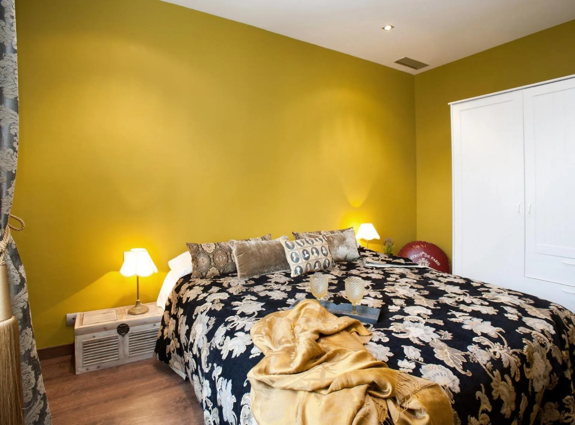 Bed in BCN Rambla Catalunya Apartments