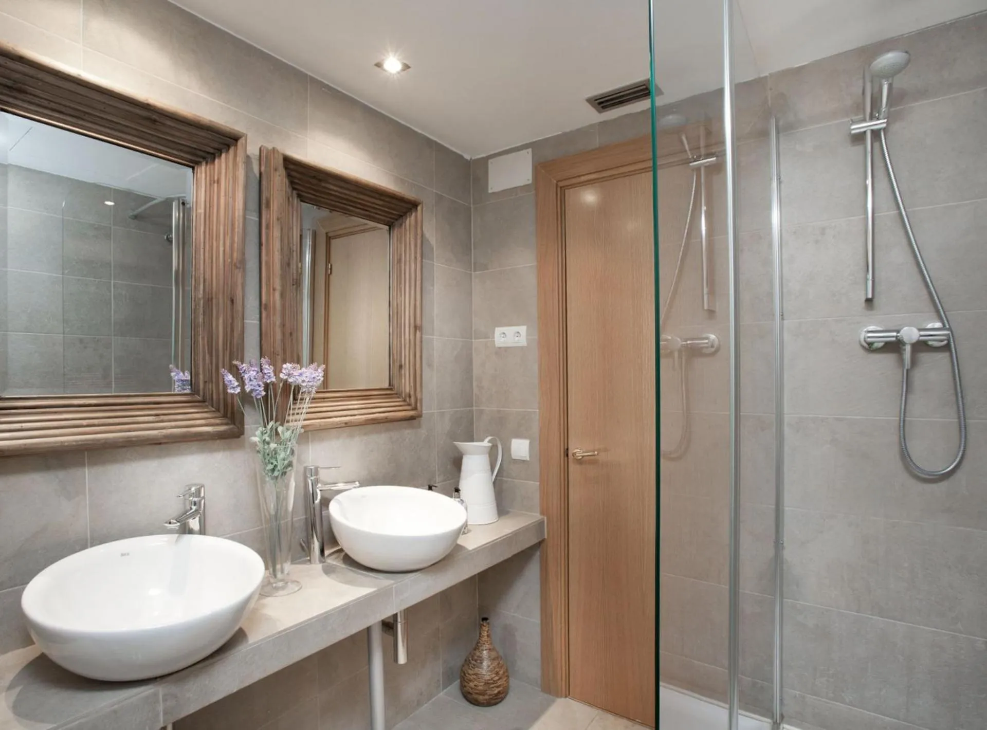 BCN Rambla Catalunya Apartments