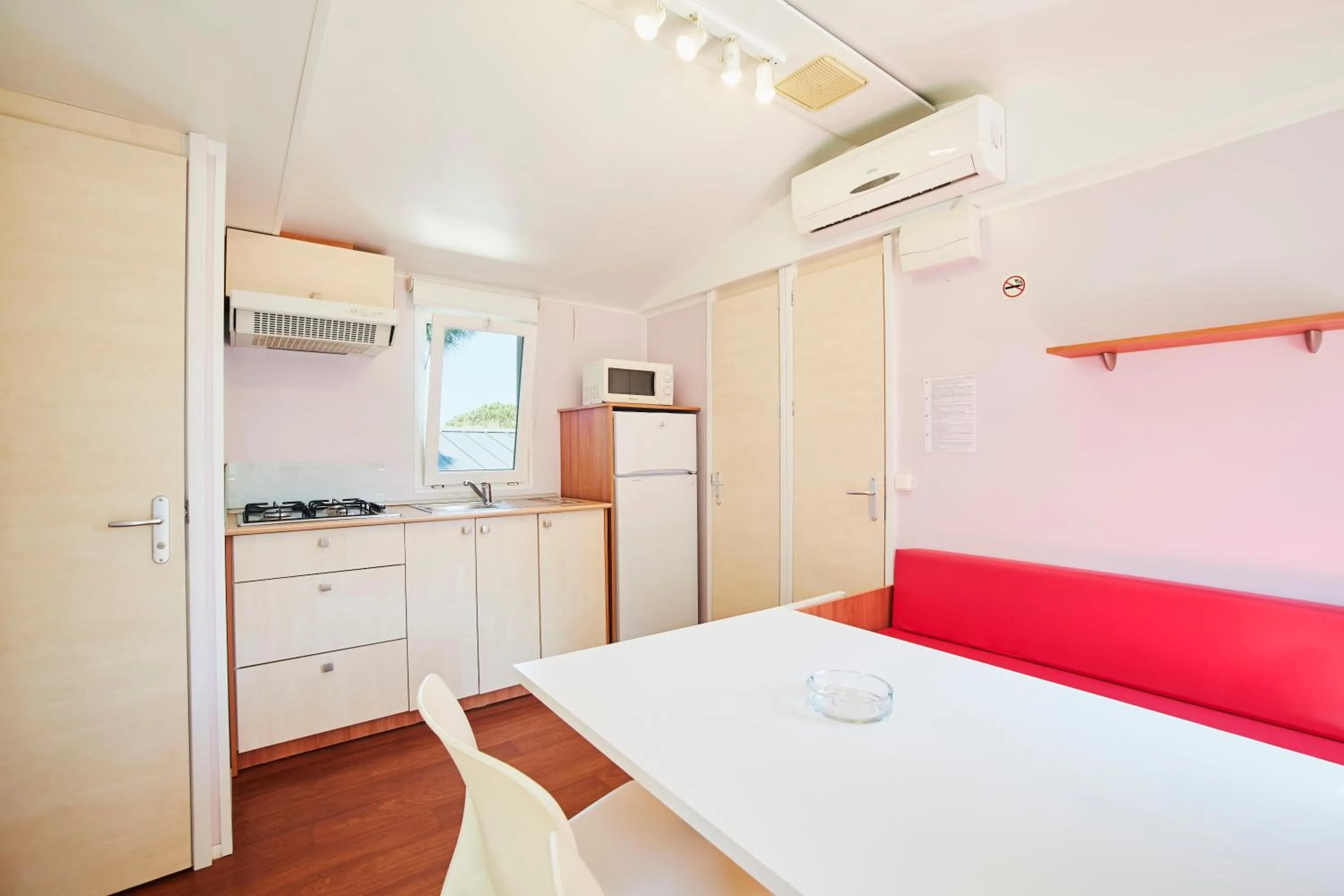 Kitchen or kitchenette in Alannia Costa Dorada