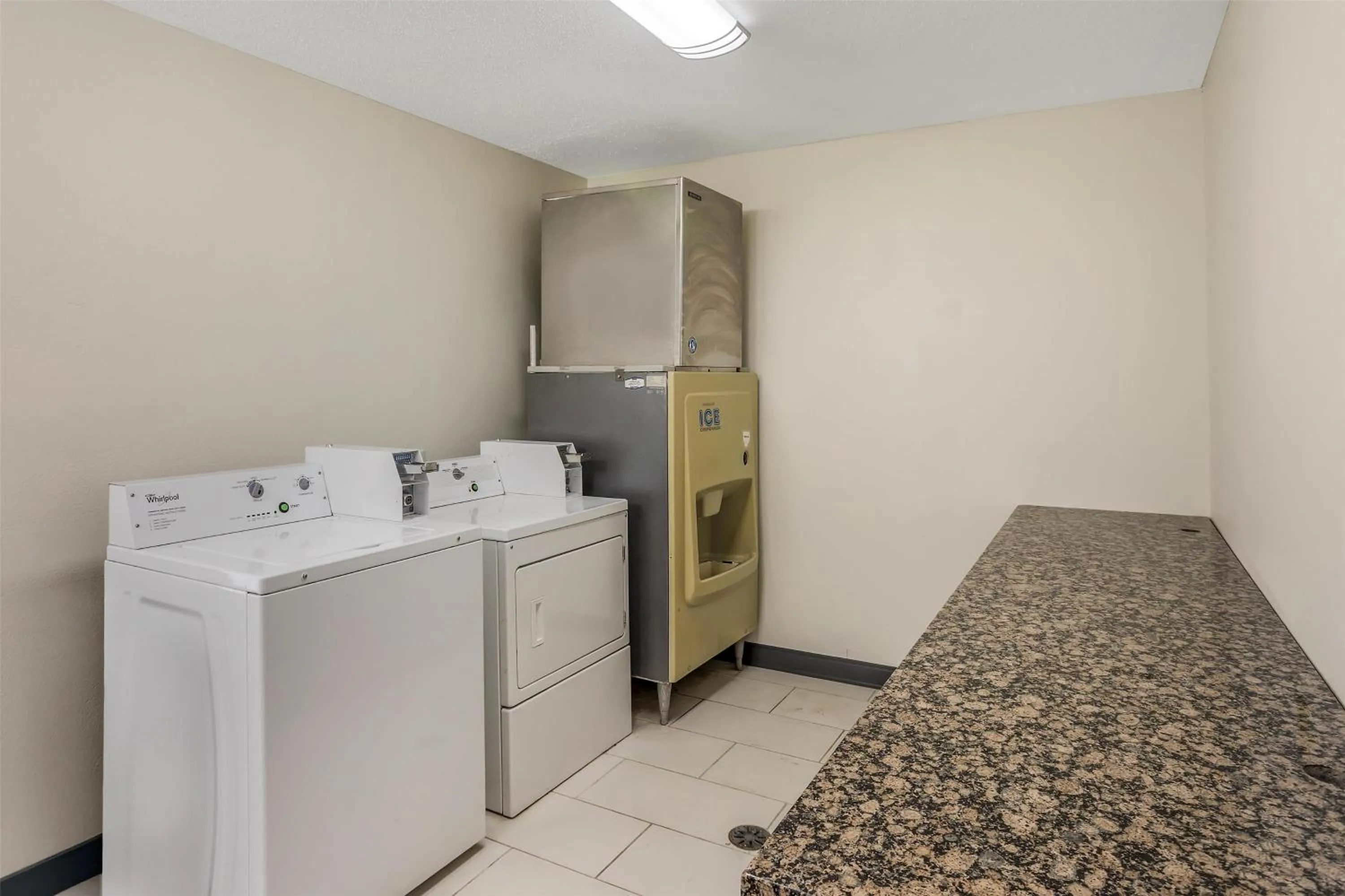 laundry in Best Western Shippensburg