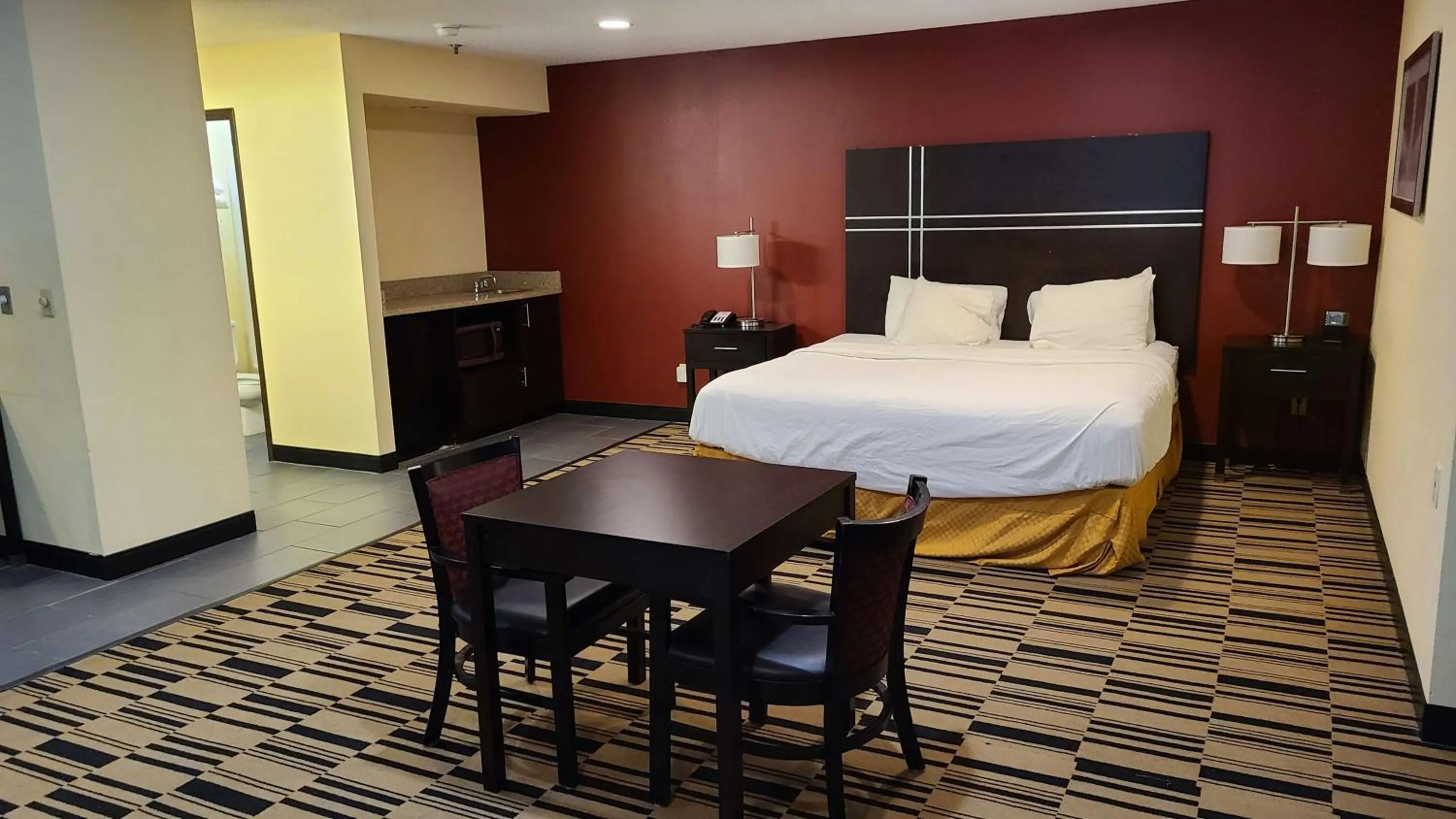 Photo of the whole room, Bed in Best Western Shippensburg