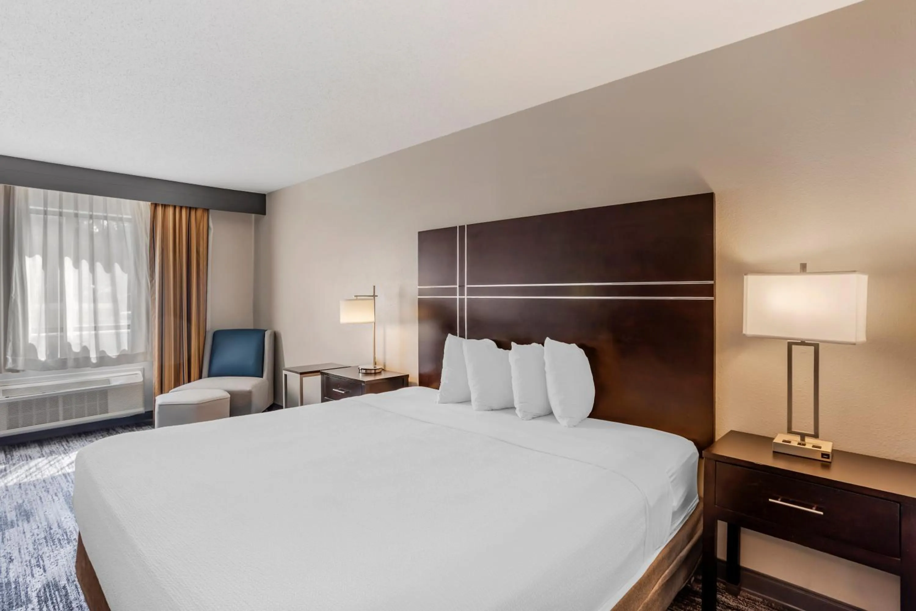 Bedroom, Bed in Best Western Shippensburg